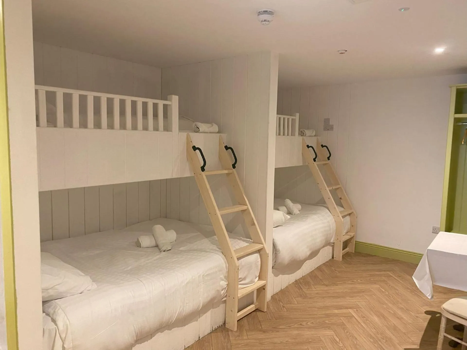 Bed in Walsh's Hotel and Apartments