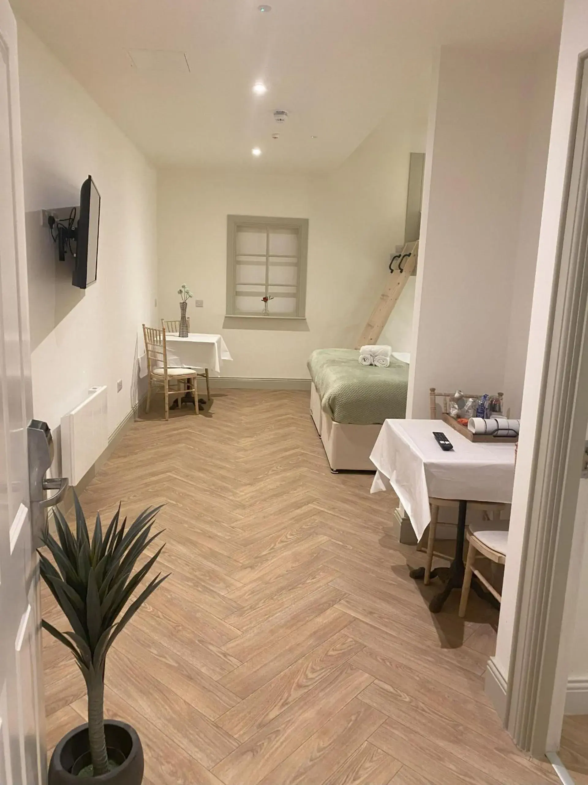 Bed in Walsh's Hotel and Apartments Bed in Walsh's Hotel and Apartments