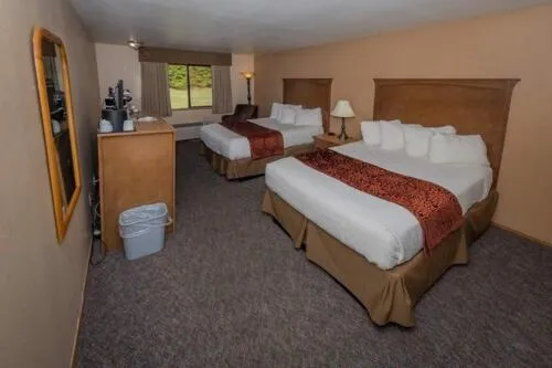 Bed in Cowlitz River Lodge