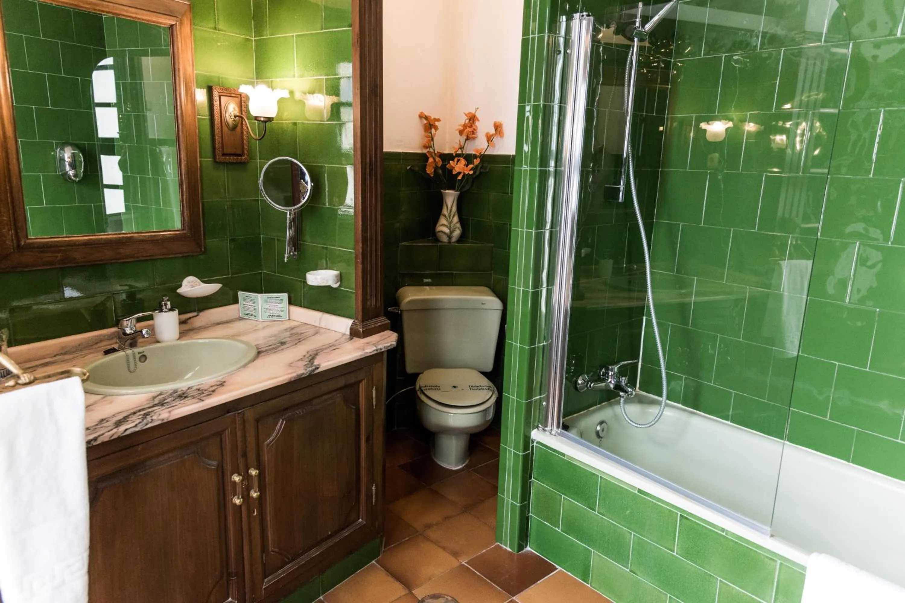 Shower in Hotel Soho Boutique Palacio San Gabriel