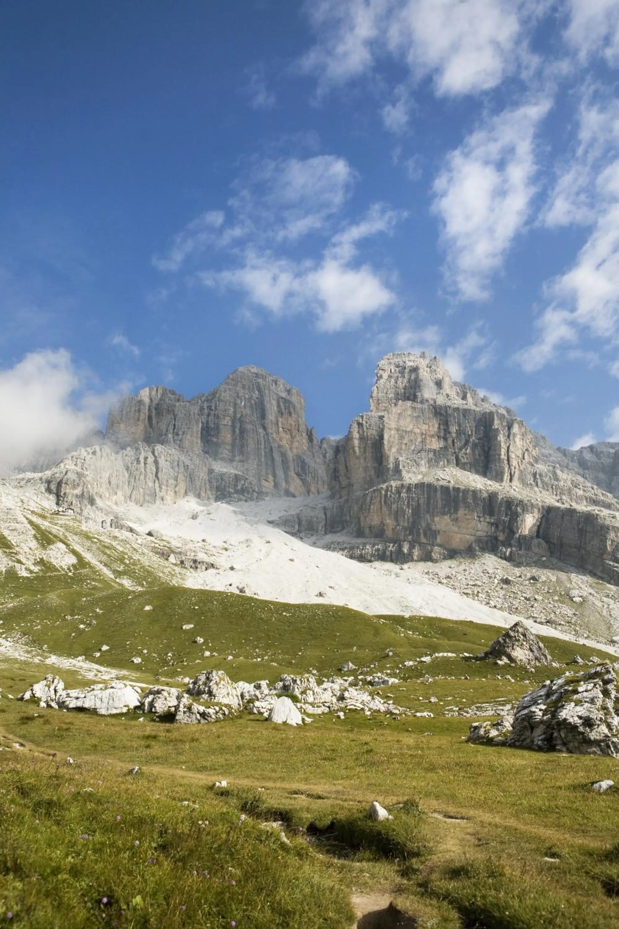 Area and facilities in Garni Lago Nembia