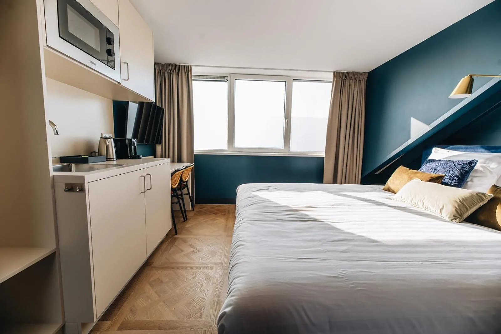 Photo of the whole room, Bed in Hotel Renesse