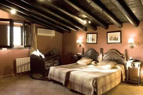Double or Twin Room in Casa Grande de El Burgo Double or Twin Room in Casa Grande de El Burgo