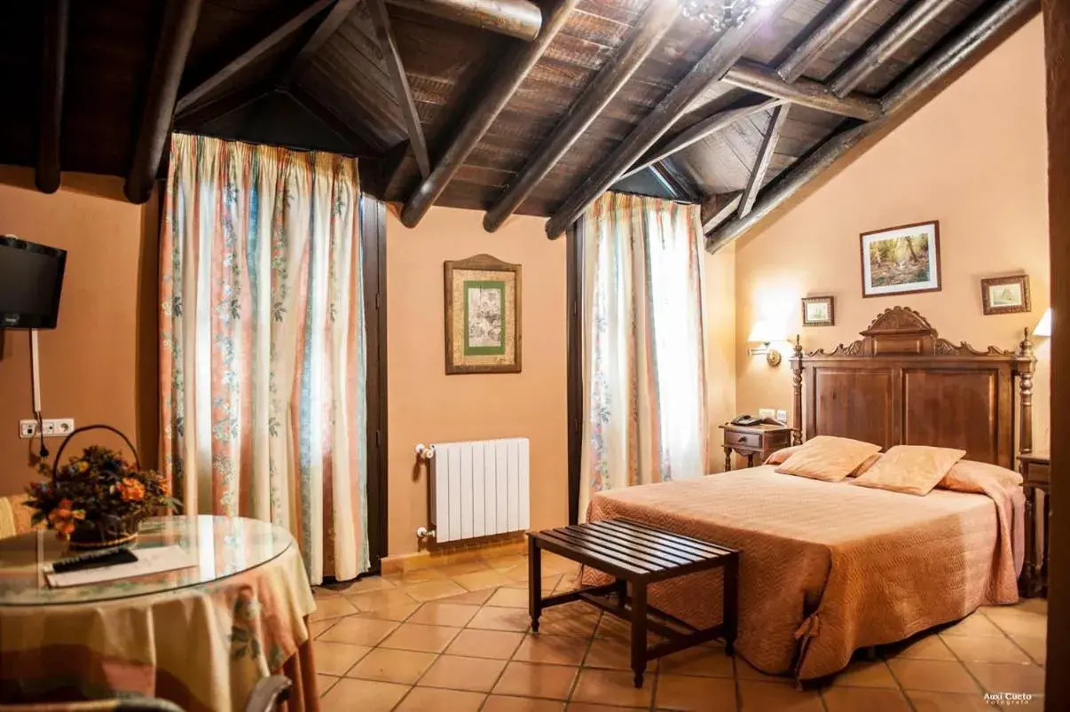 Triple Room in Casa Grande de El Burgo Triple Room in Casa Grande de El Burgo