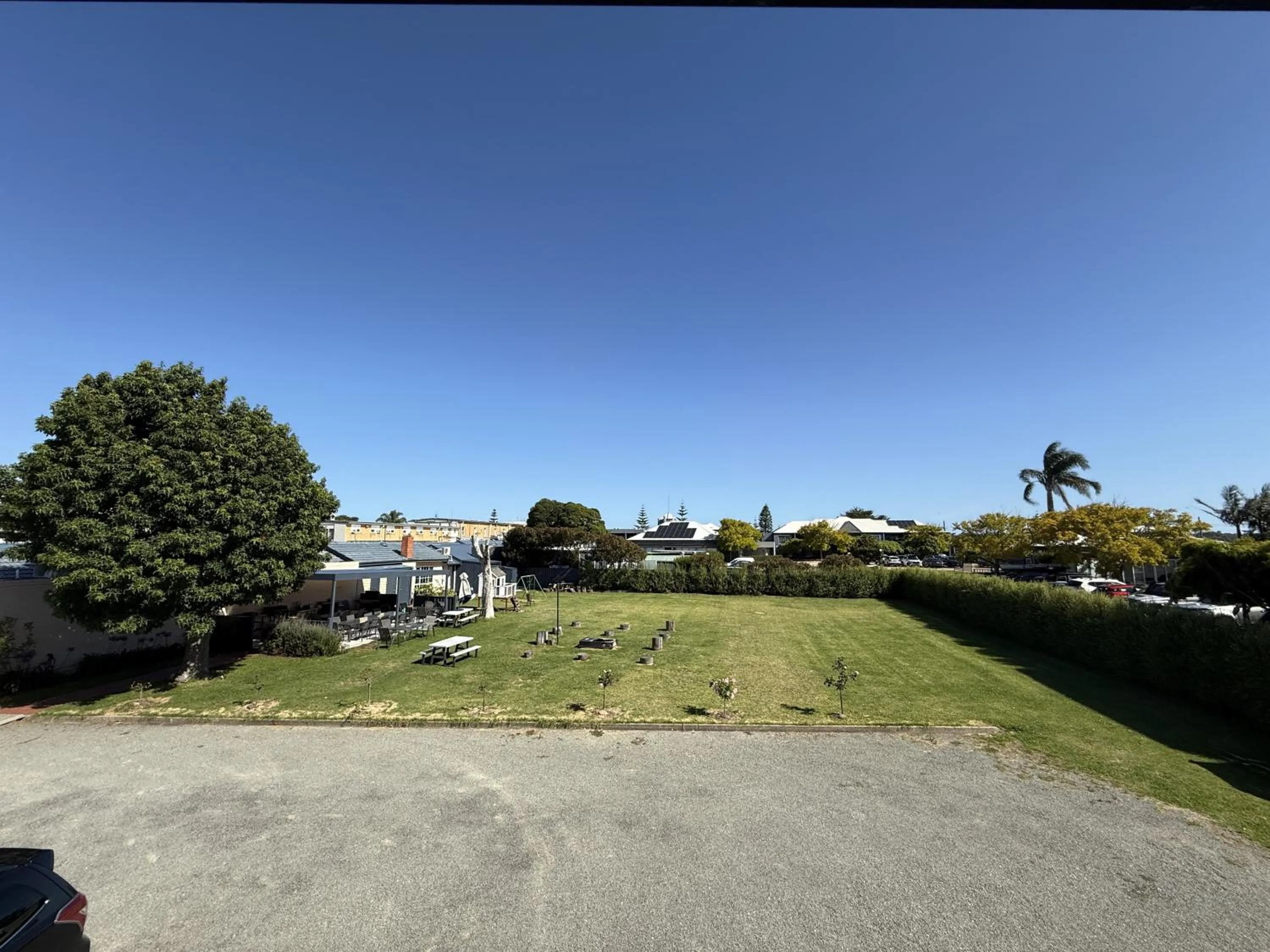 Garden view in Lakeside Motel Waterfront