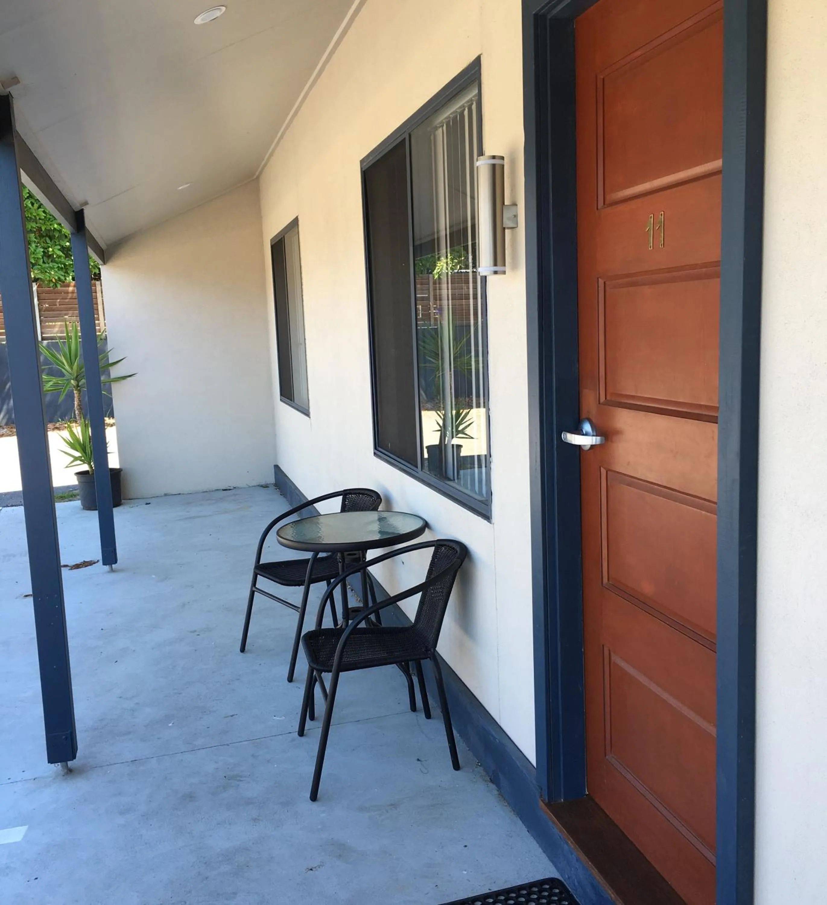 Facade/entrance in Lakeside Motel Waterfront