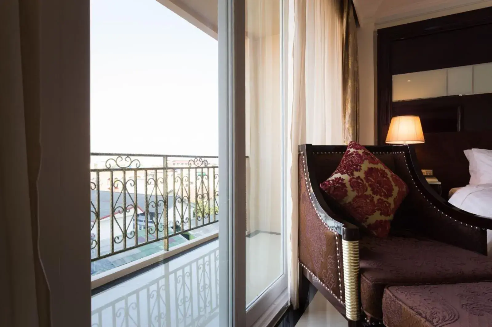 Balcony/Terrace, Bed in LK President Balcony/Terrace, Bed in LK President