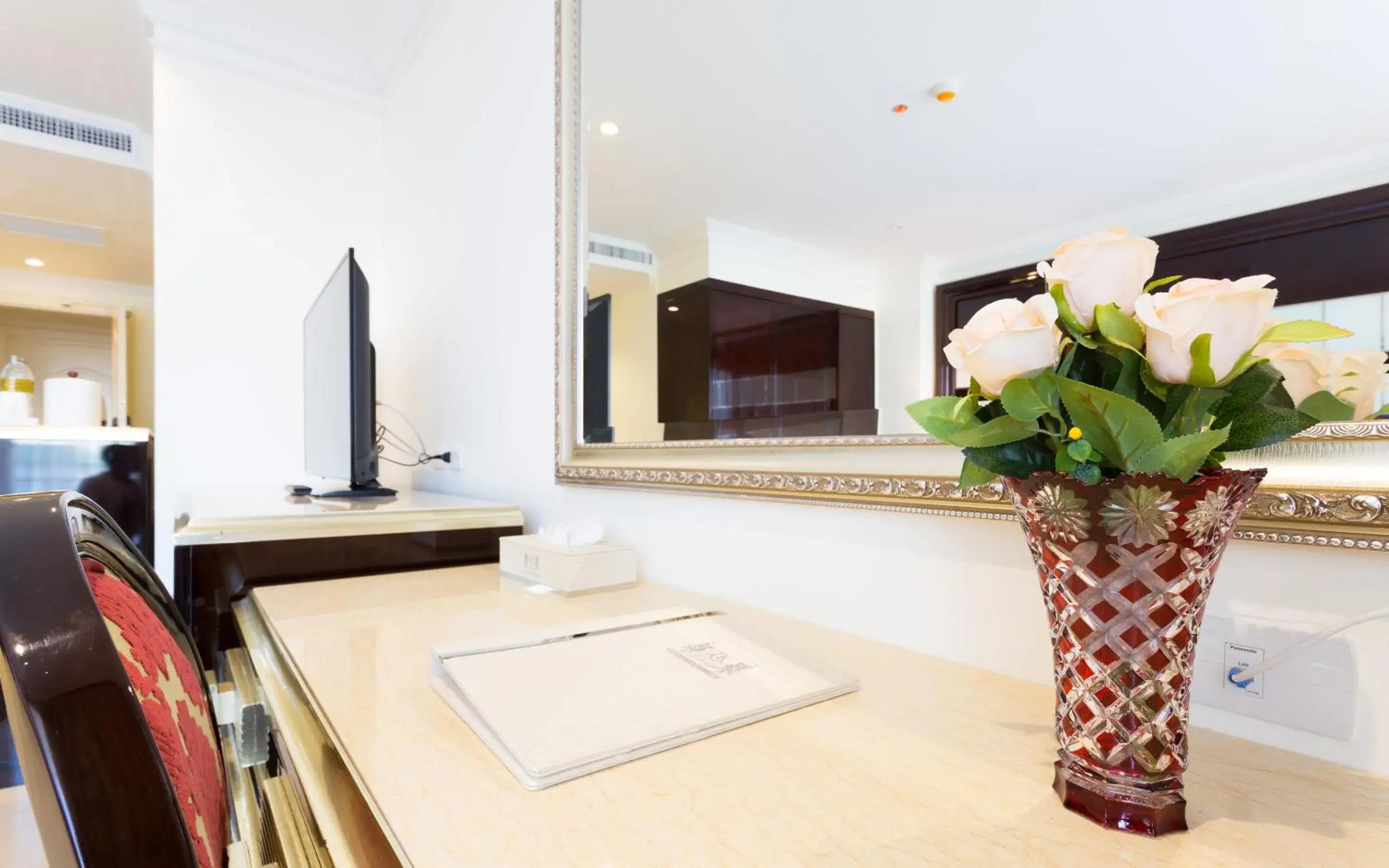 Decorative detail in LK President Decorative detail in LK President