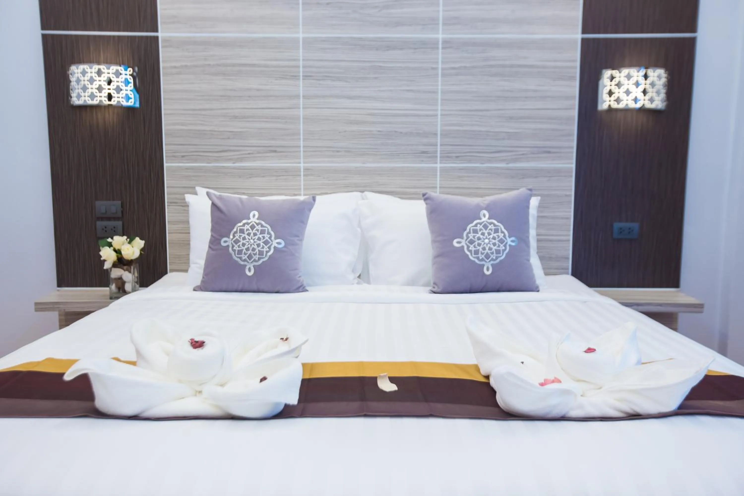 Bed in The S.G Hotel