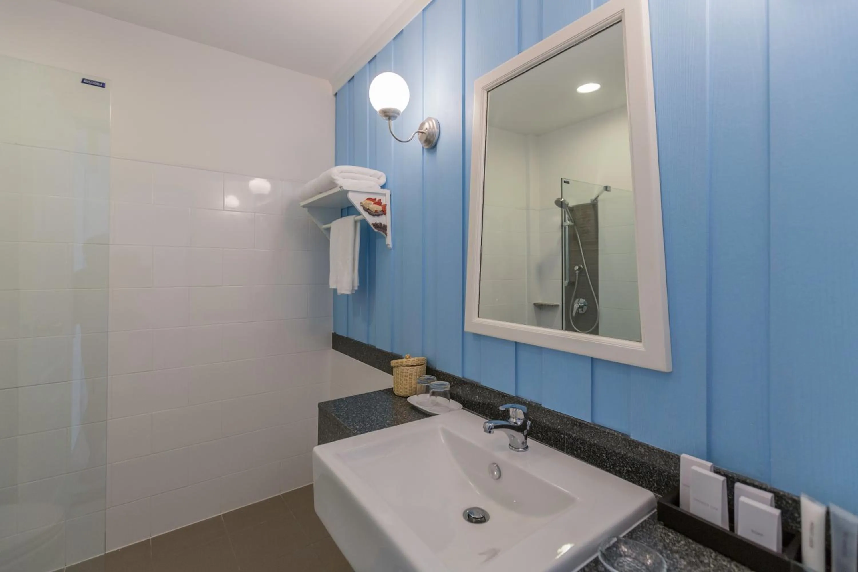 Shower in Somewhere Koh Sichang