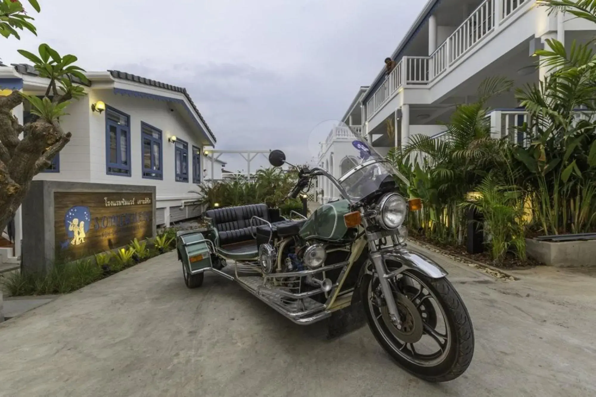 Property building in Somewhere Koh Sichang Property building in Somewhere Koh Sichang