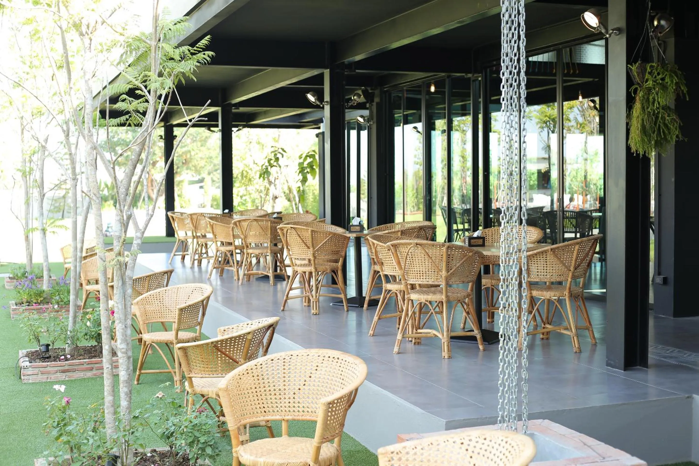 Restaurant/places to eat in Navela Hotel & Convention