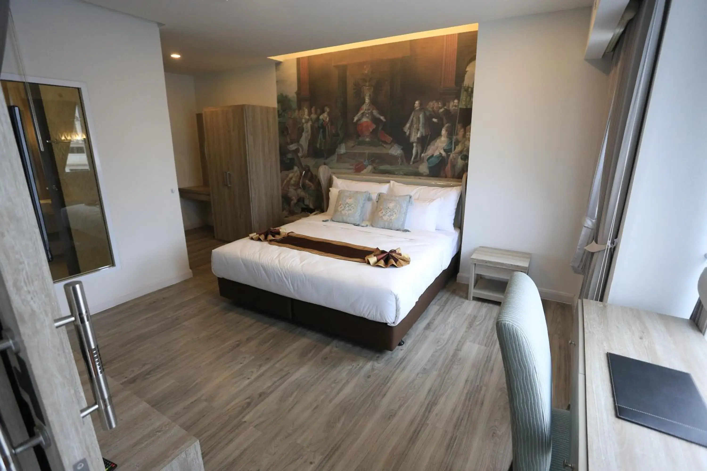Bedroom, Bed in Bright Hotel Bedroom, Bed in Bright Hotel