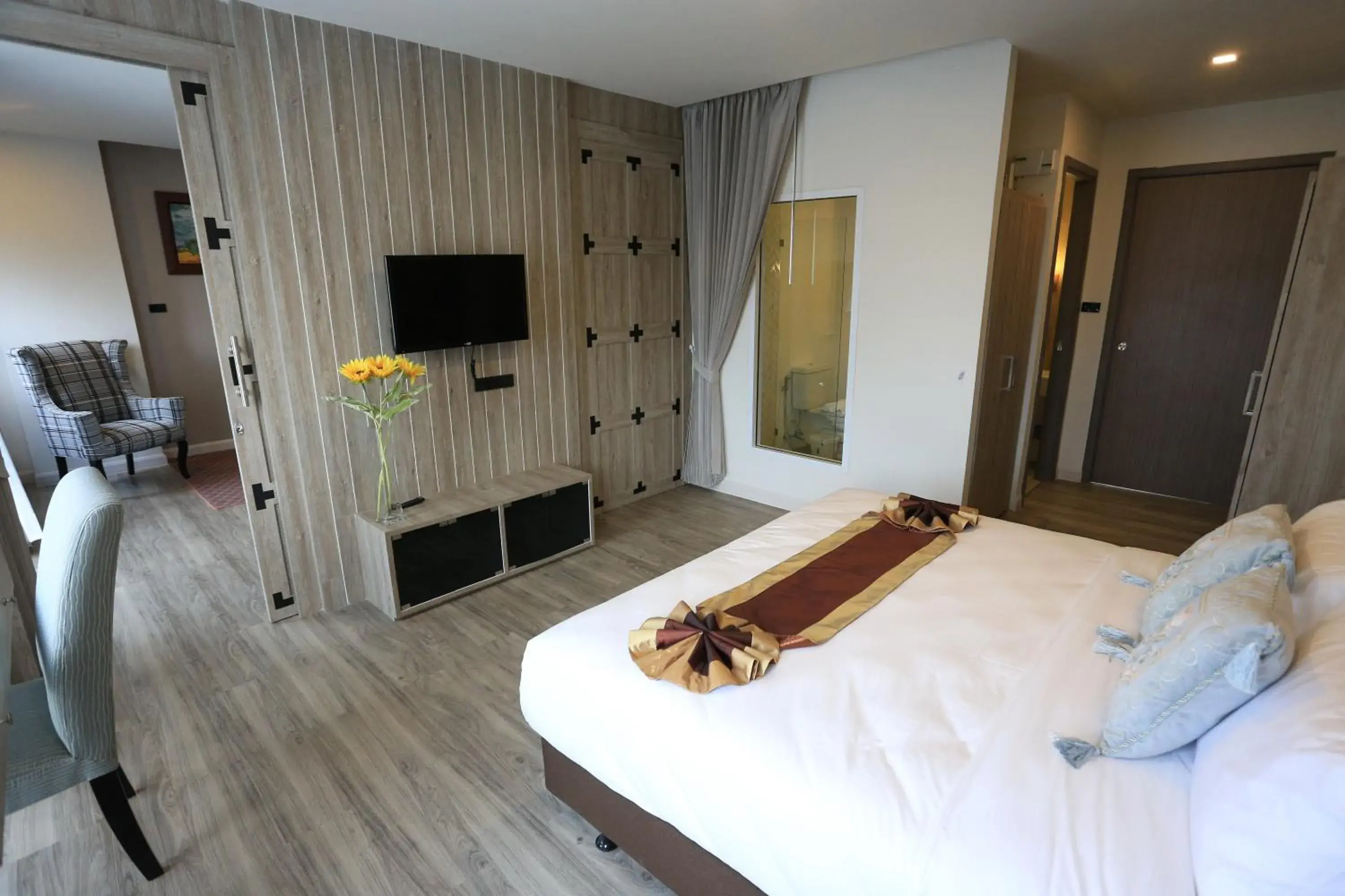 Photo of the whole room, Bed in Bright Hotel Photo of the whole room, Bed in Bright Hotel