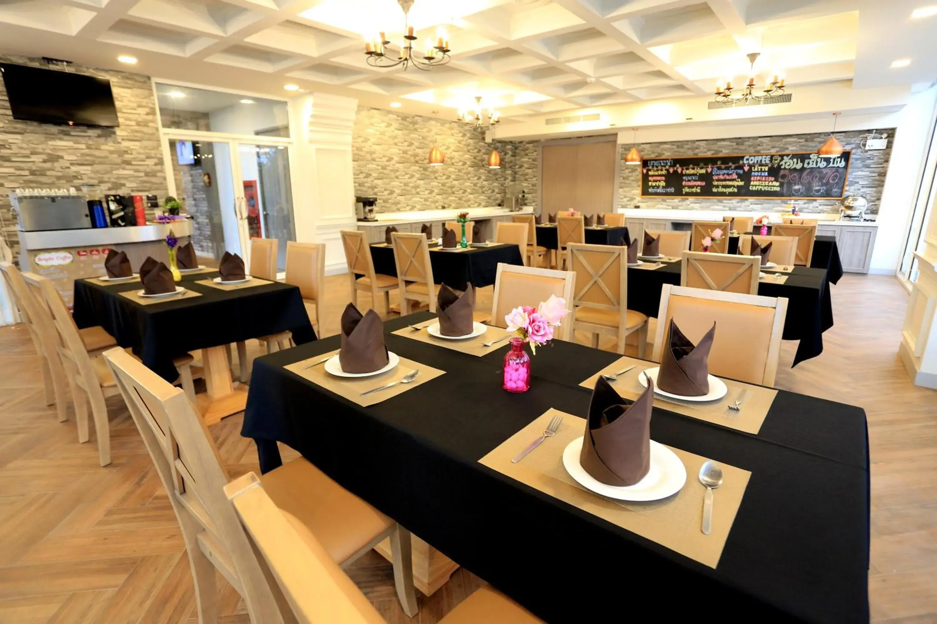 Restaurant/places to eat in Bright Hotel Restaurant/places to eat in Bright Hotel
