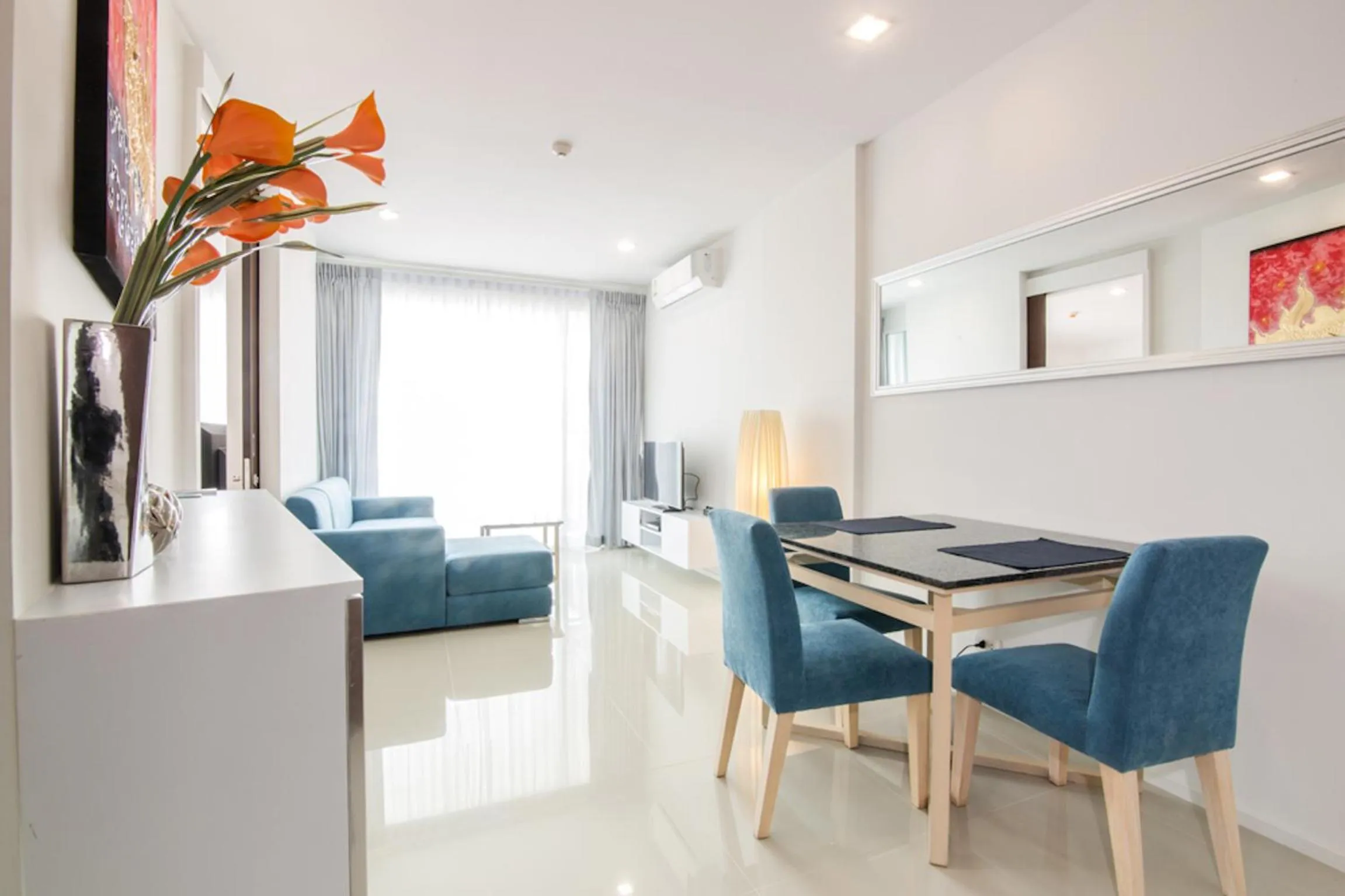 TV and multimedia in First Choice Grand Suites Sha Plus Extra