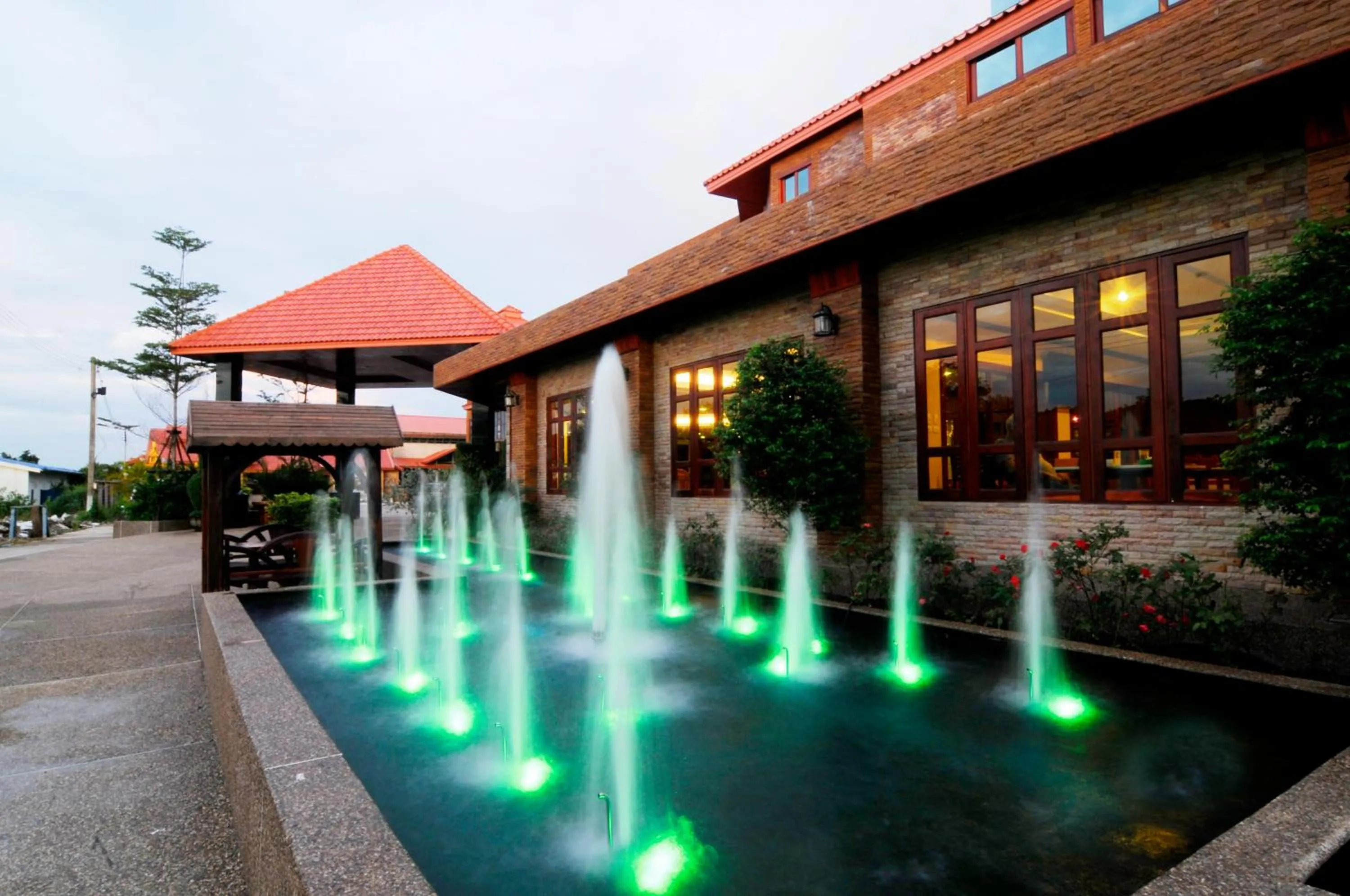 Facade/entrance in Busyarin Hotel