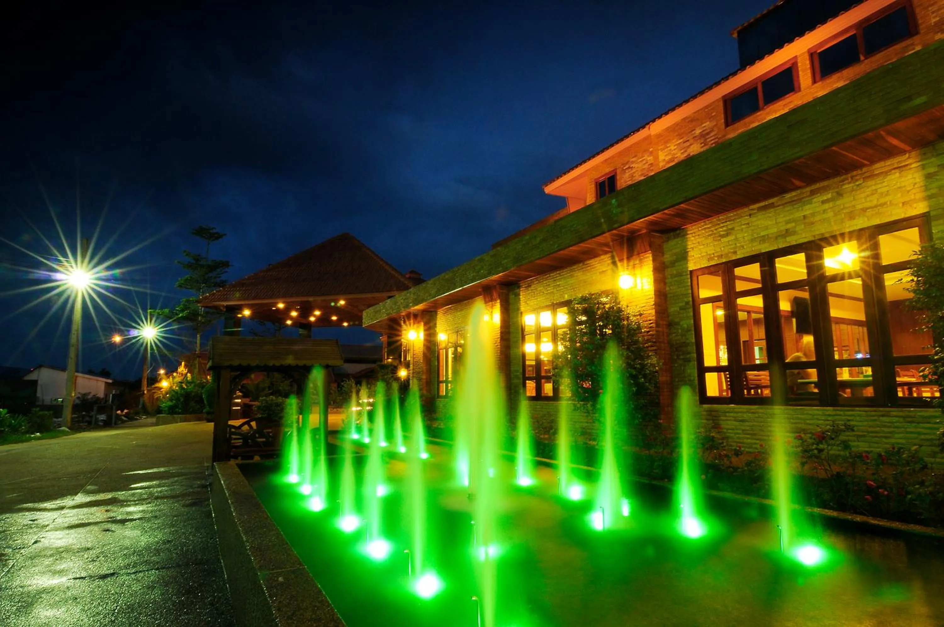 Night in Busyarin Hotel