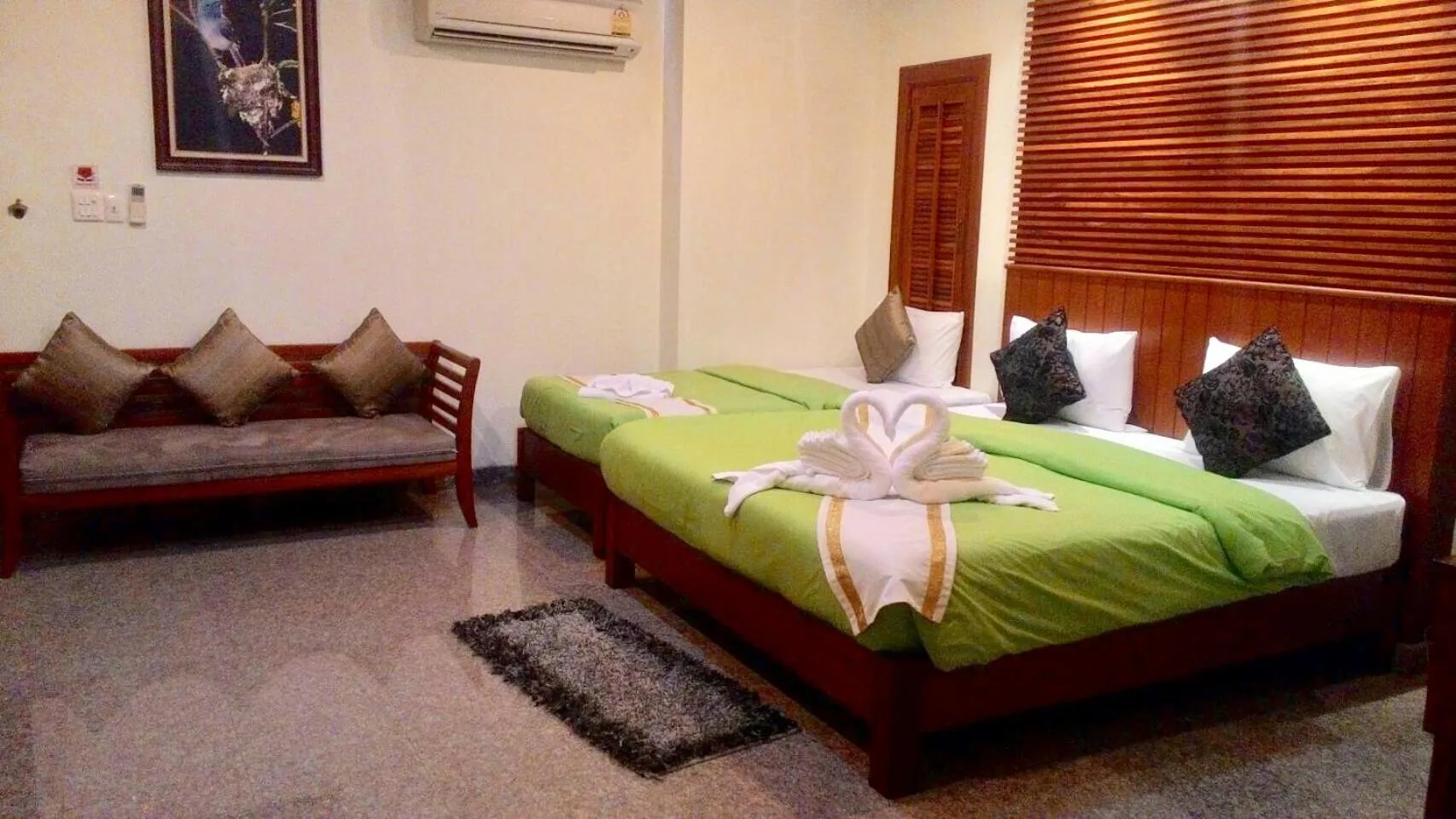 Photo of the whole room, Bed in Busyarin Hotel