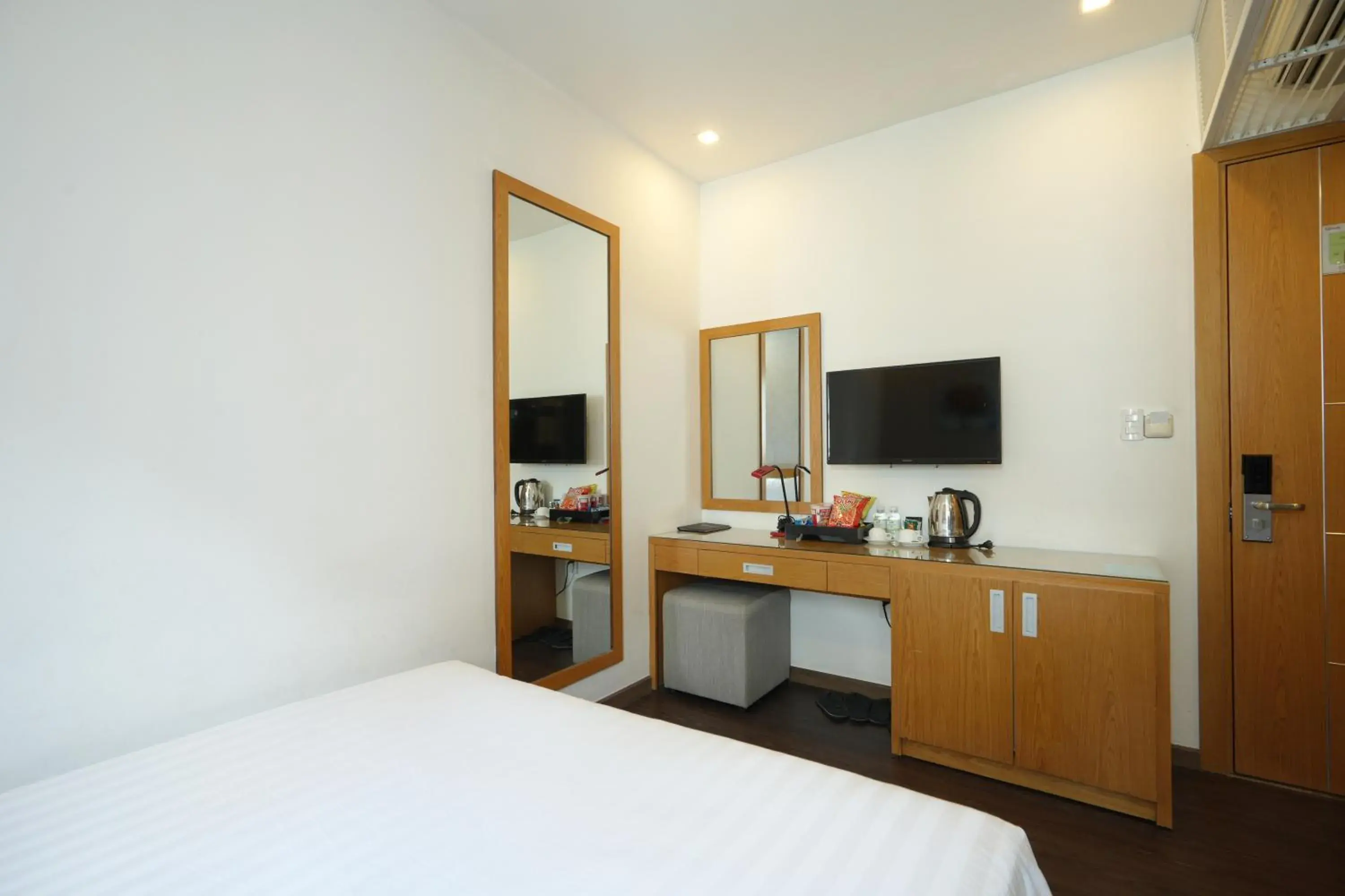 Coffee/tea facilities, Bed in Terra boutique hotel Coffee/tea facilities, Bed in Terra boutique hotel