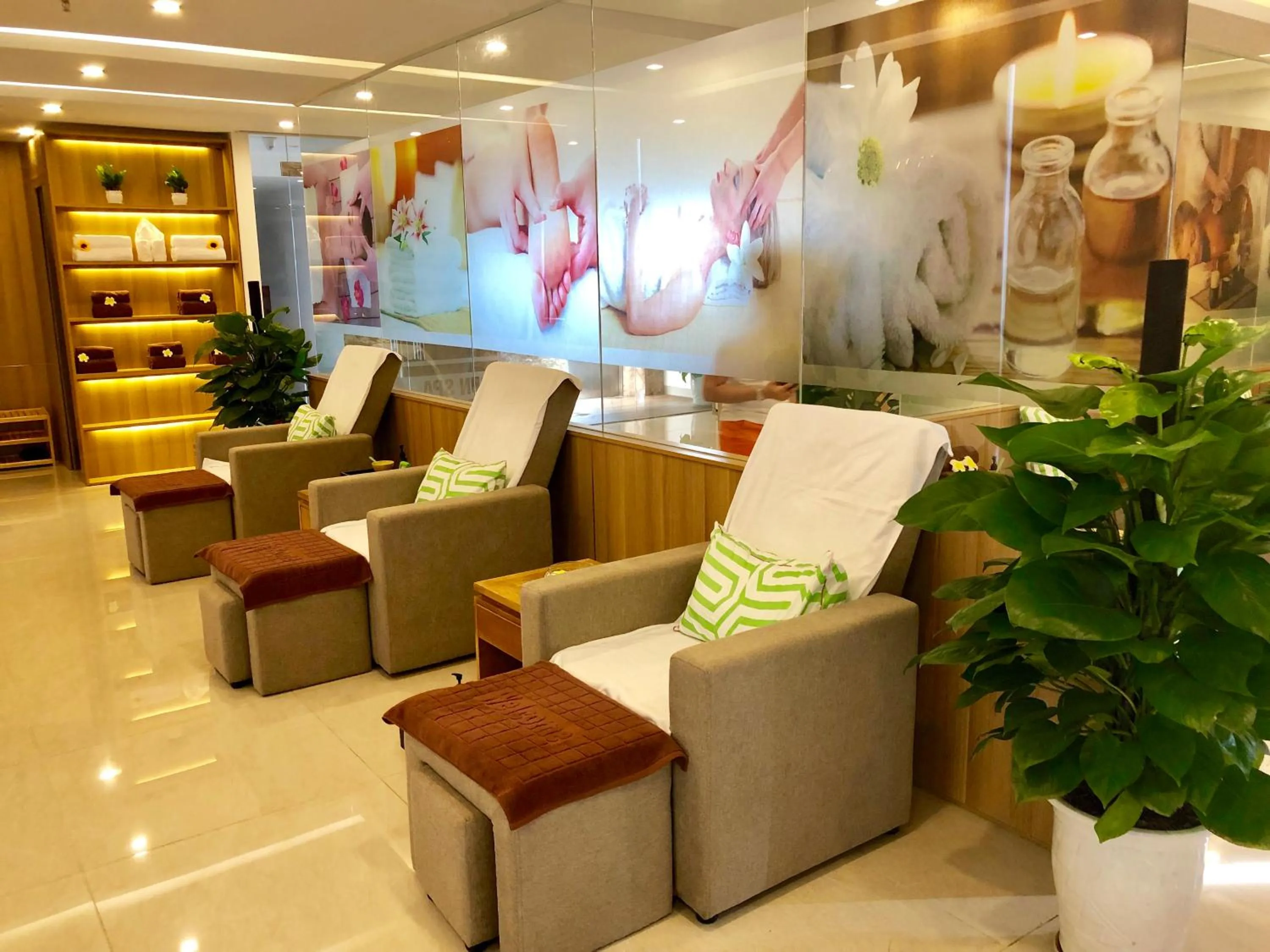 Massage in Helios Boutique Hotel & Spa