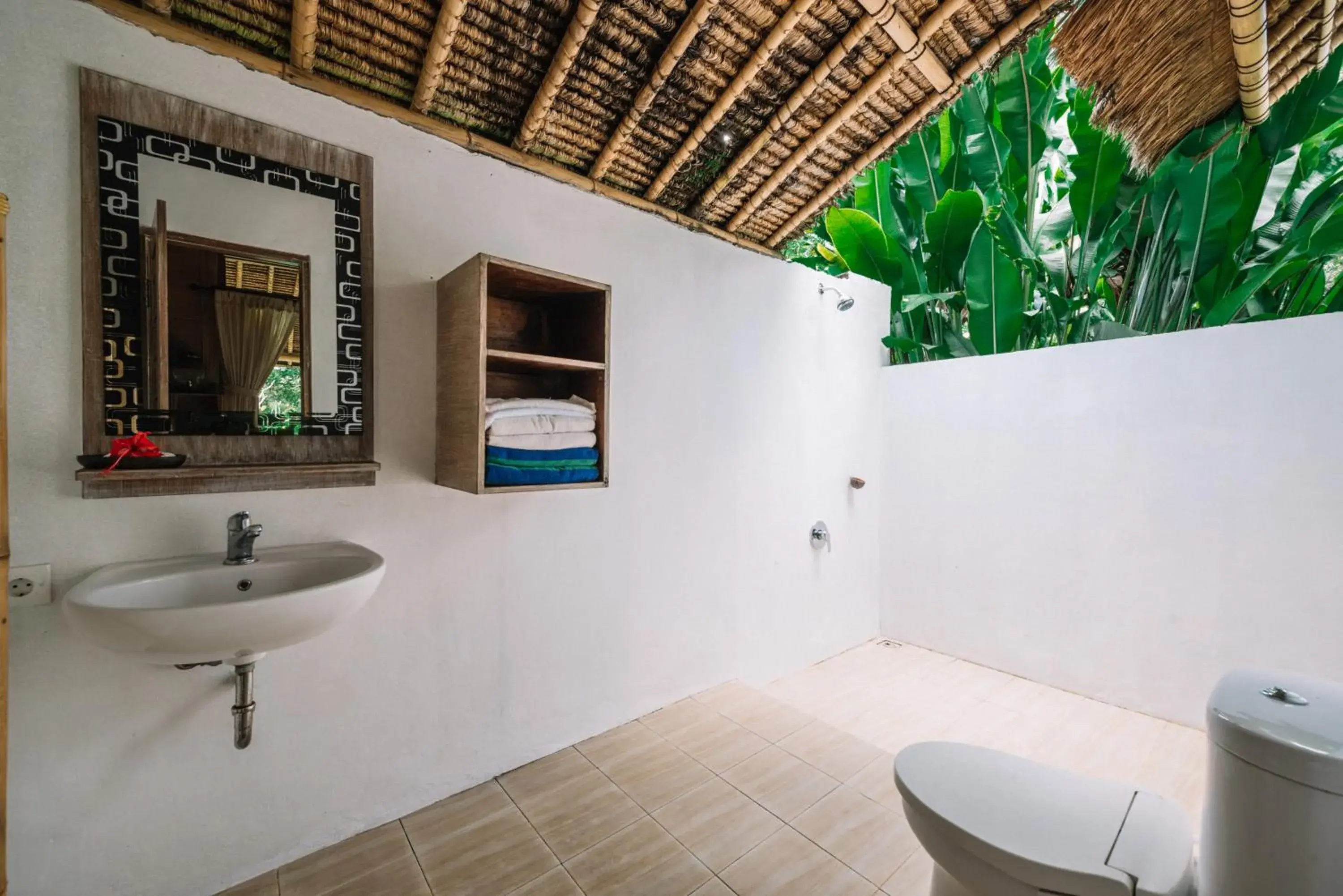 Bathroom in Bersila La Maison Du Bonheur Bathroom in Bersila La Maison Du Bonheur