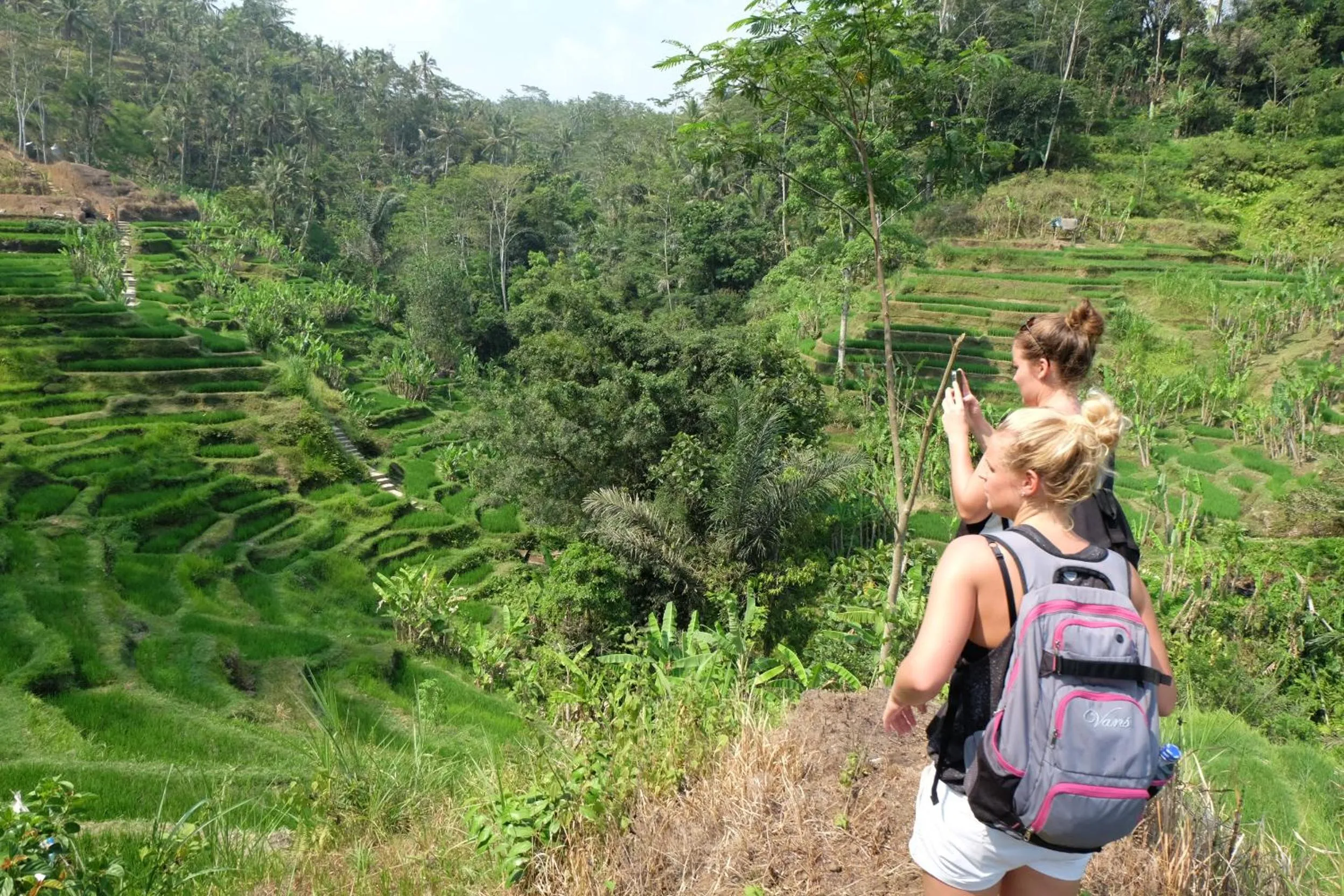Hiking in Bersila La Maison Du Bonheur