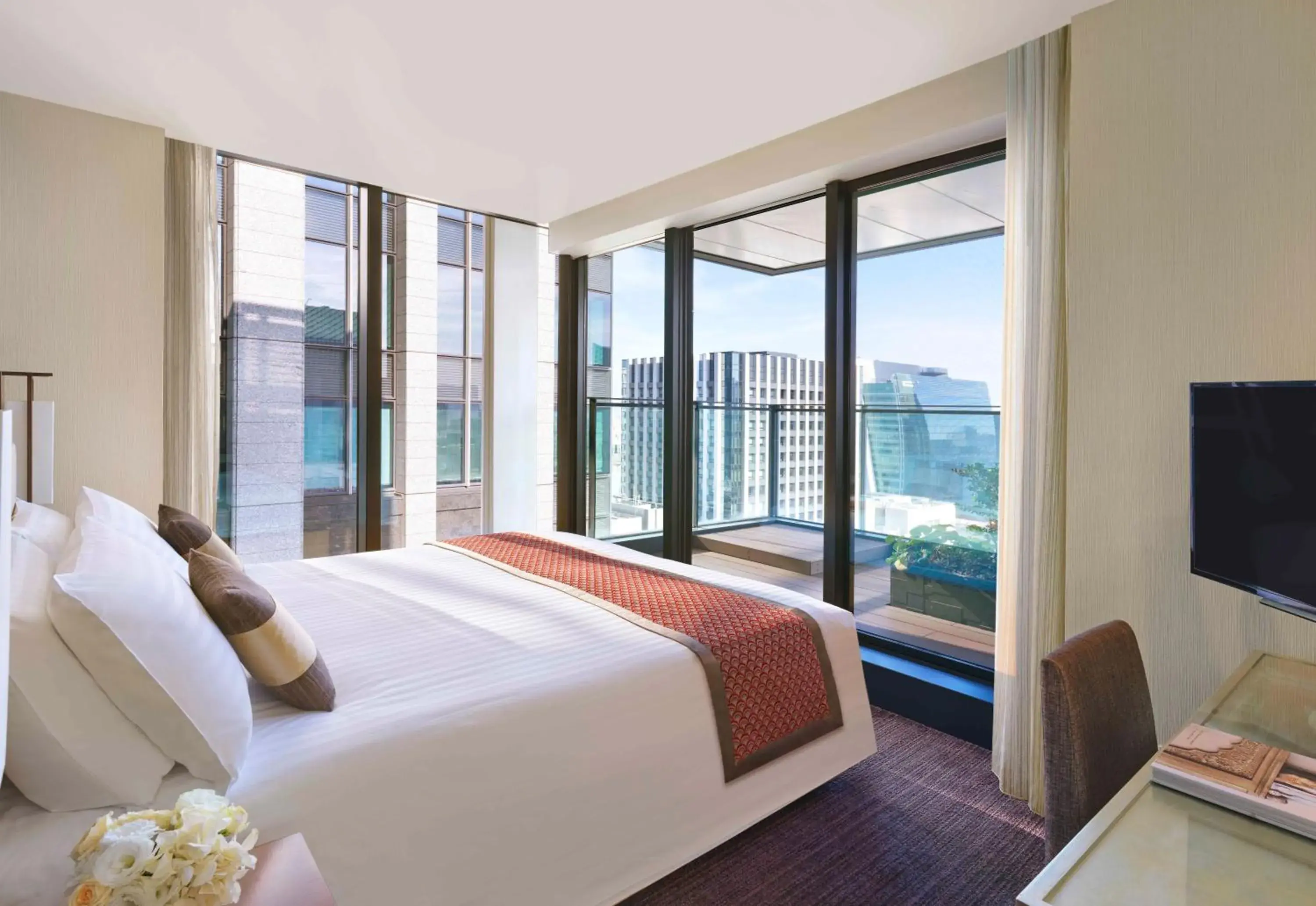 Photo of the whole room, Bed in Oakwood Premier Tokyo Photo of the whole room, Bed in Oakwood Premier Tokyo