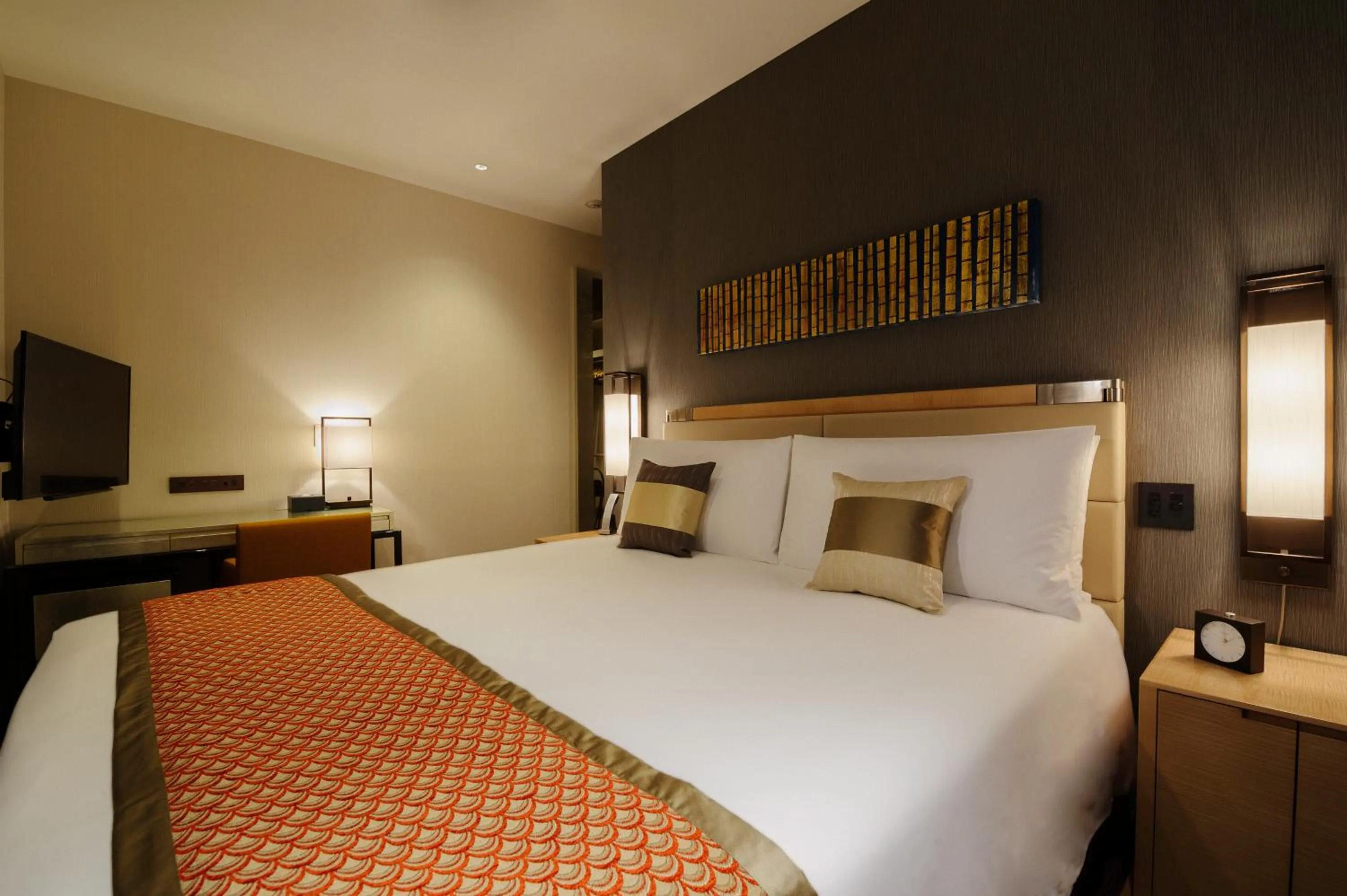 Bed in Oakwood Premier Tokyo