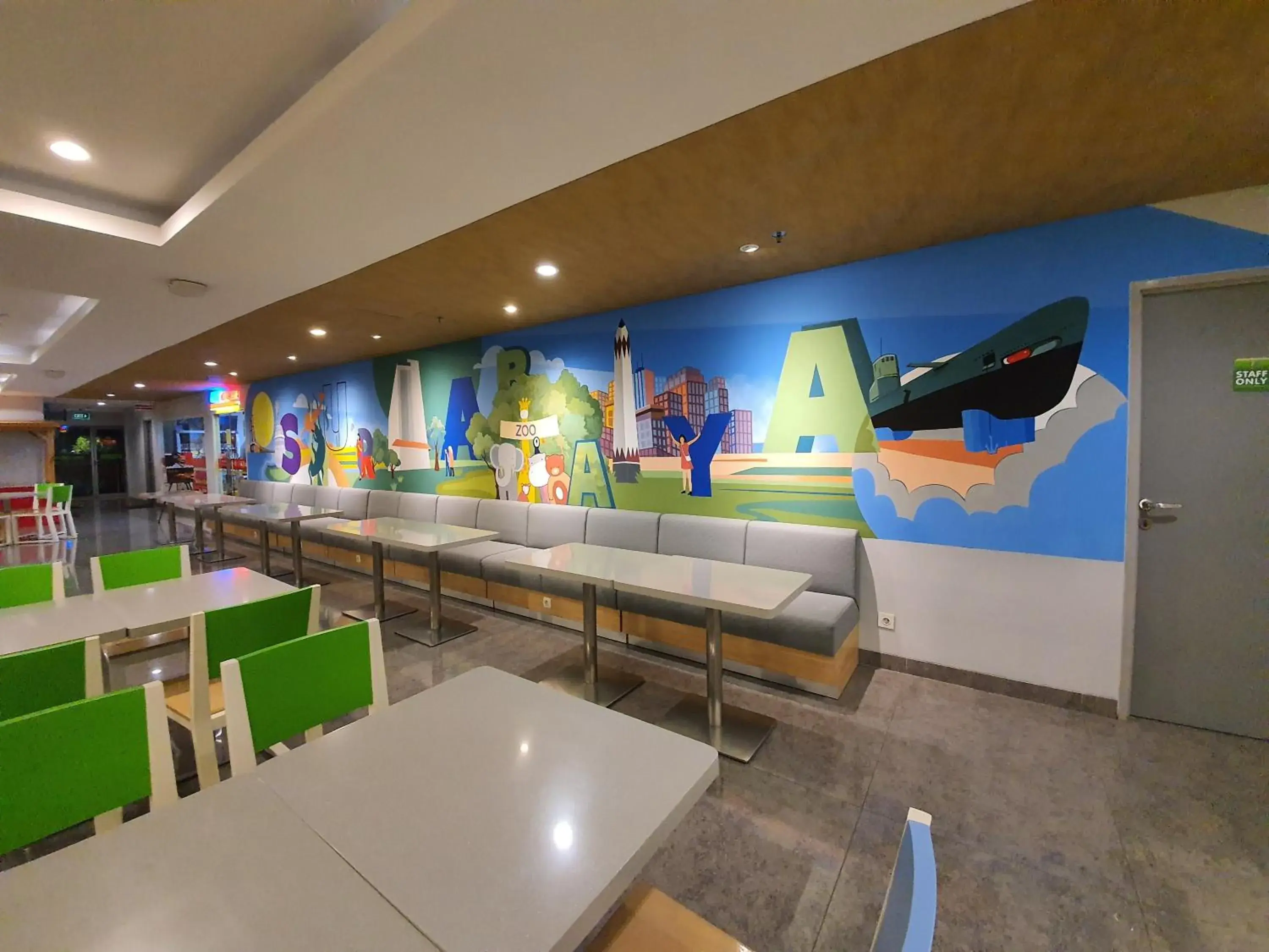 Restaurant/places to eat in POP! Hotel Diponegoro Restaurant/places to eat in POP! Hotel Diponegoro