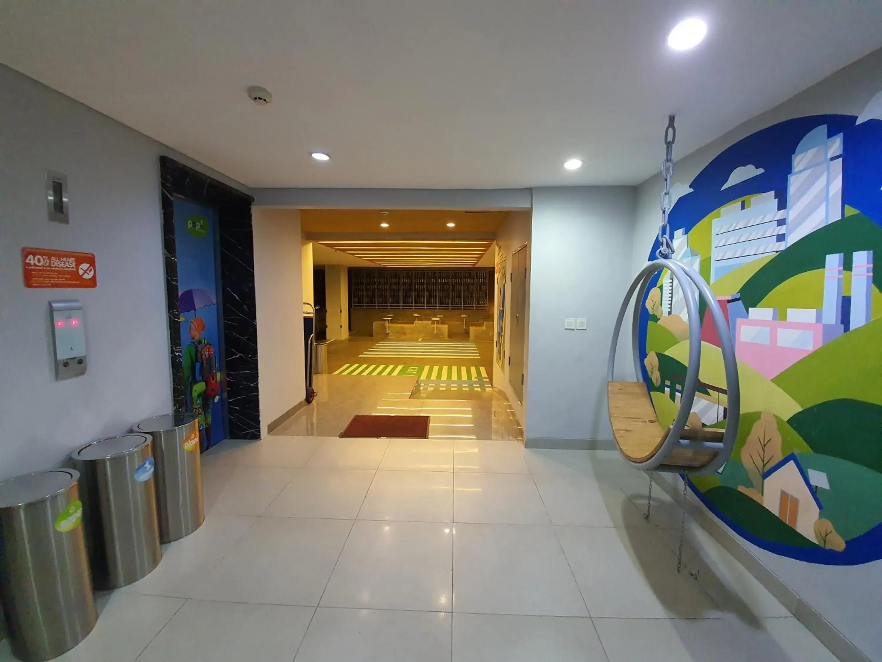 Facade/entrance in POP! Hotel Diponegoro Facade/entrance in POP! Hotel Diponegoro