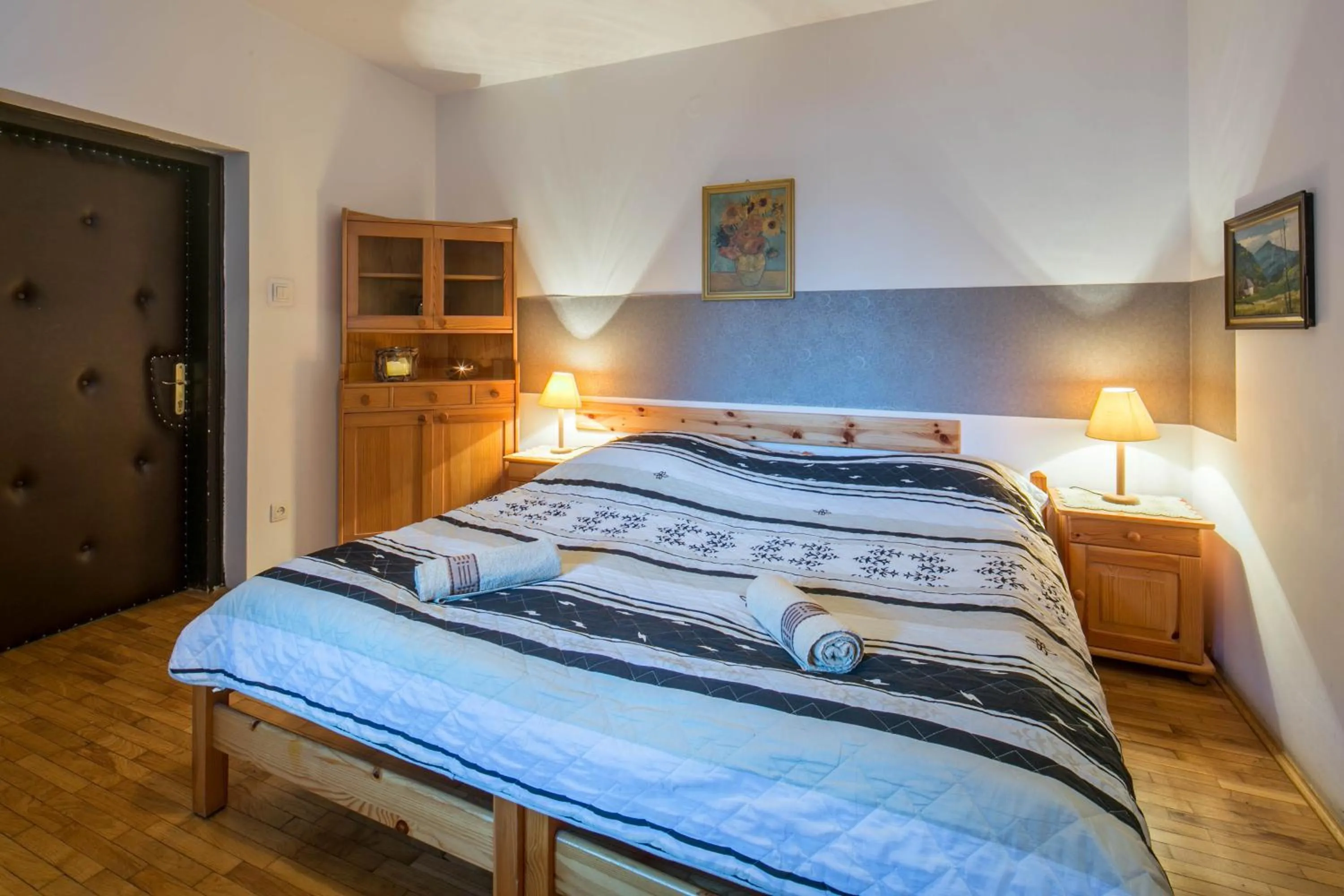 Photo of the whole room, Bed in Willa Alpina