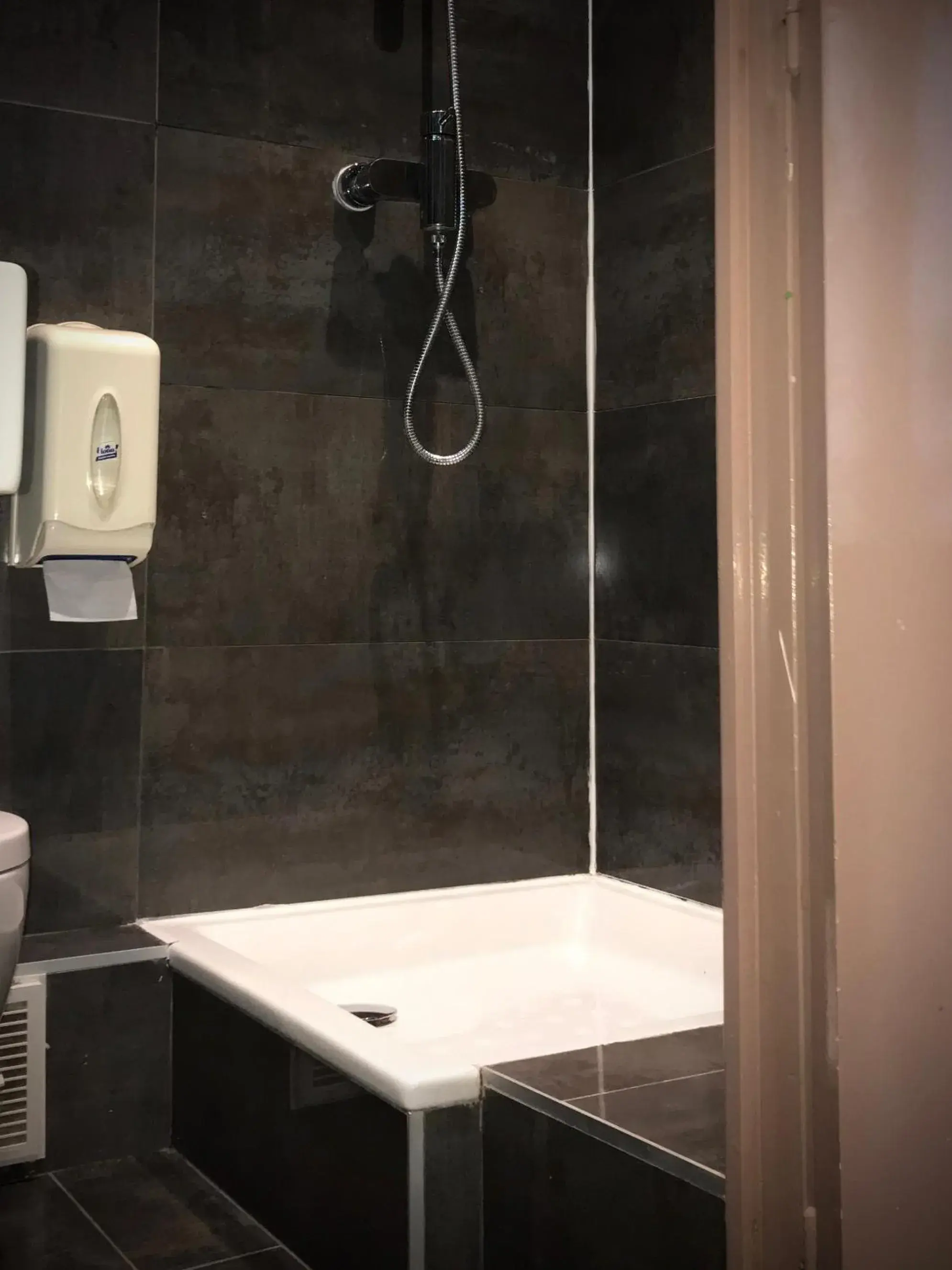 Budget Twin Room in Plug inn Montmartre by Hiphophostels Budget Twin Room in Plug inn Montmartre by Hiphophostels