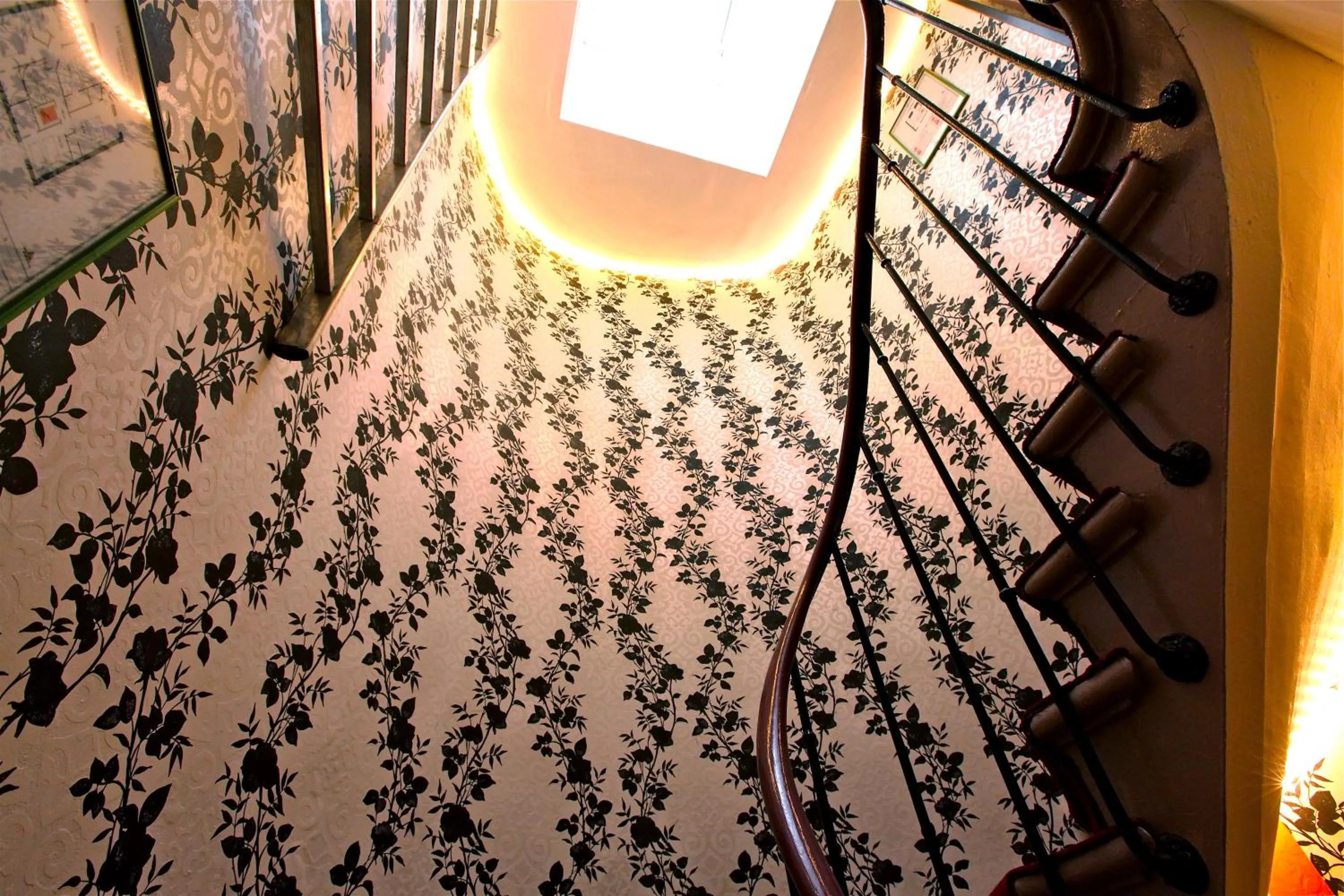 Area and facilities in Plug inn Montmartre by Hiphophostels