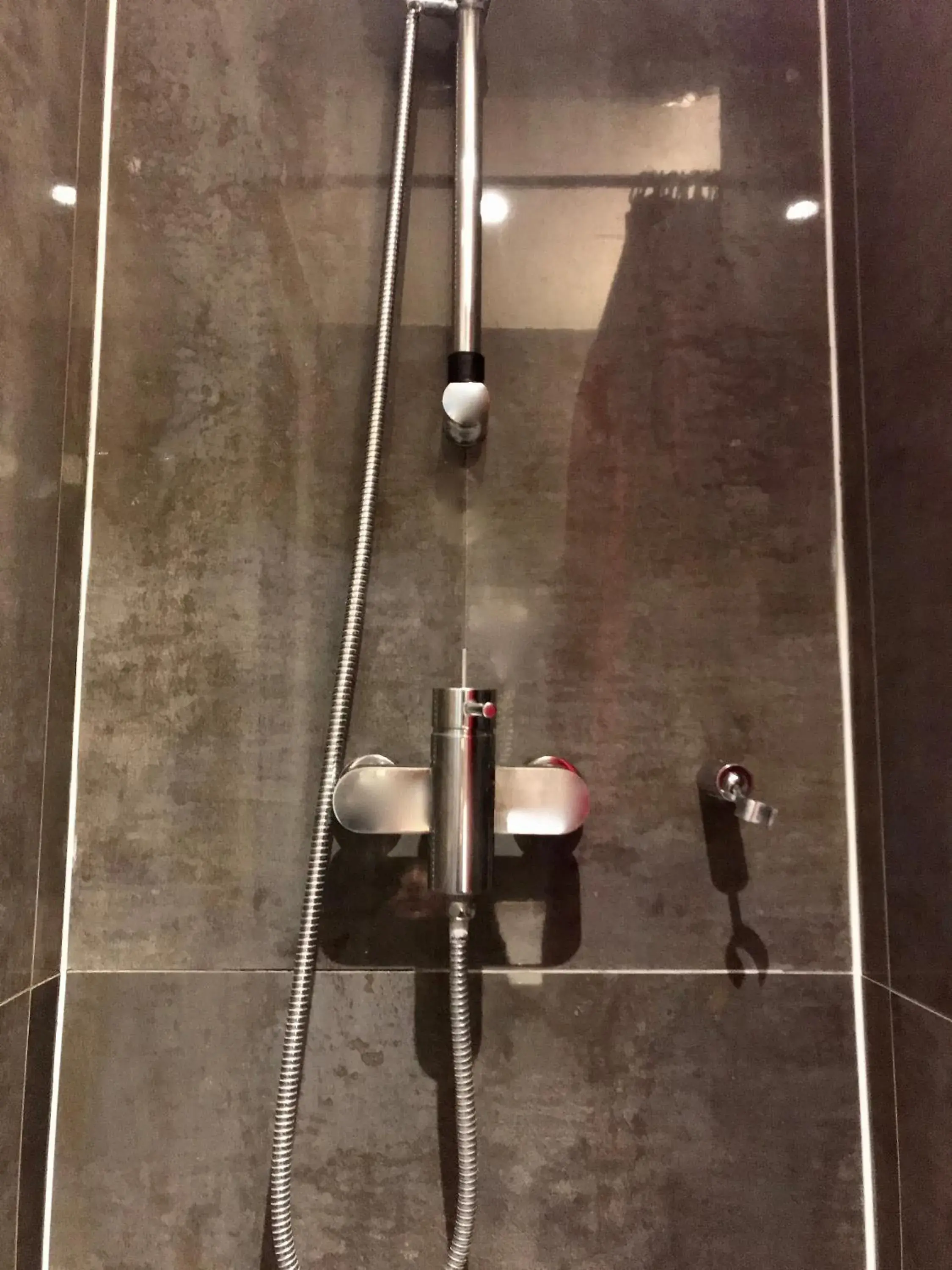 Bed in Female Dormitory Room in Plug inn Montmartre by Hiphophostels Bed in Female Dormitory Room in Plug inn Montmartre by Hiphophostels