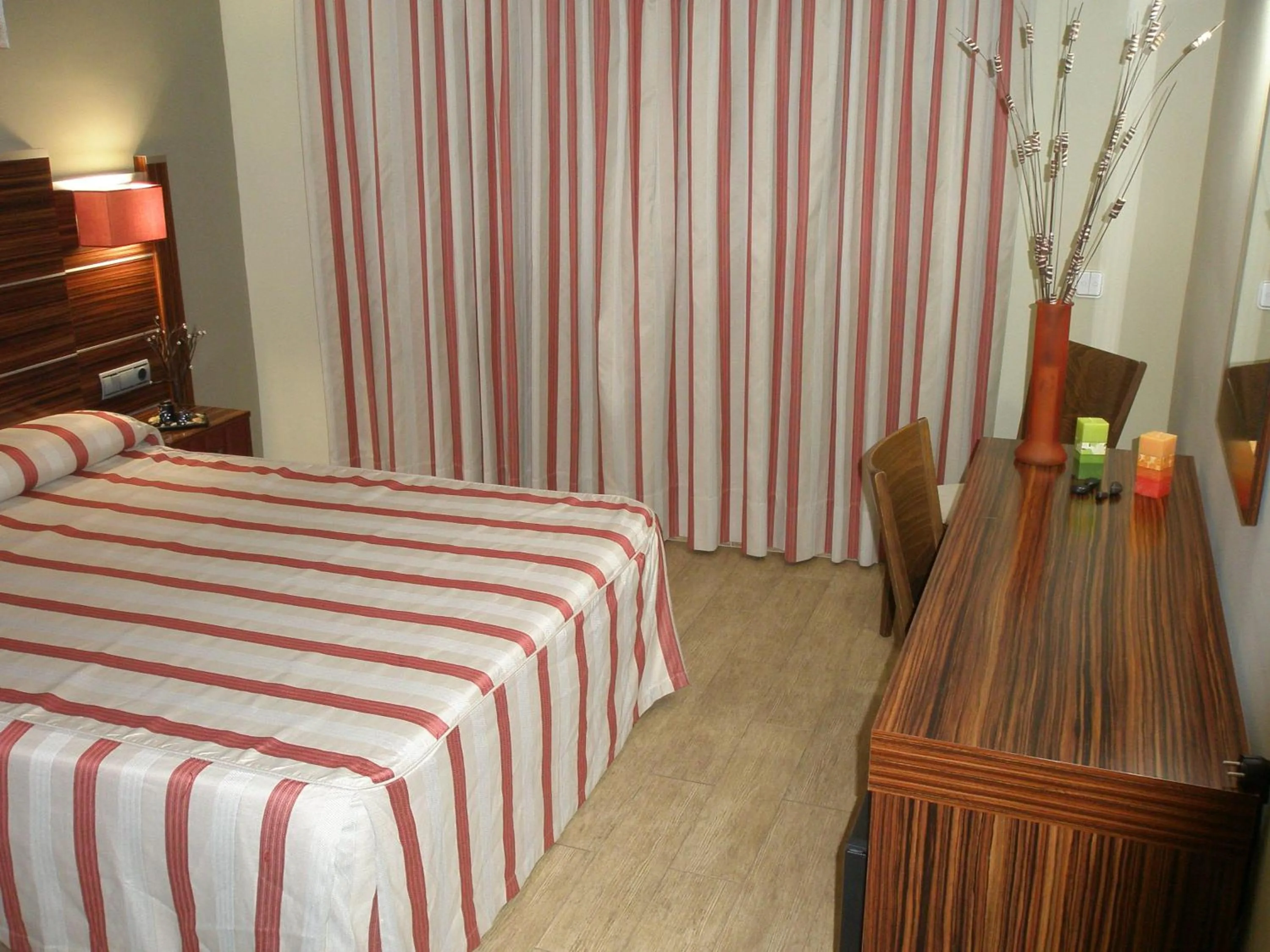 Photo of the whole room, Bed in Hotel Noguera El Albir