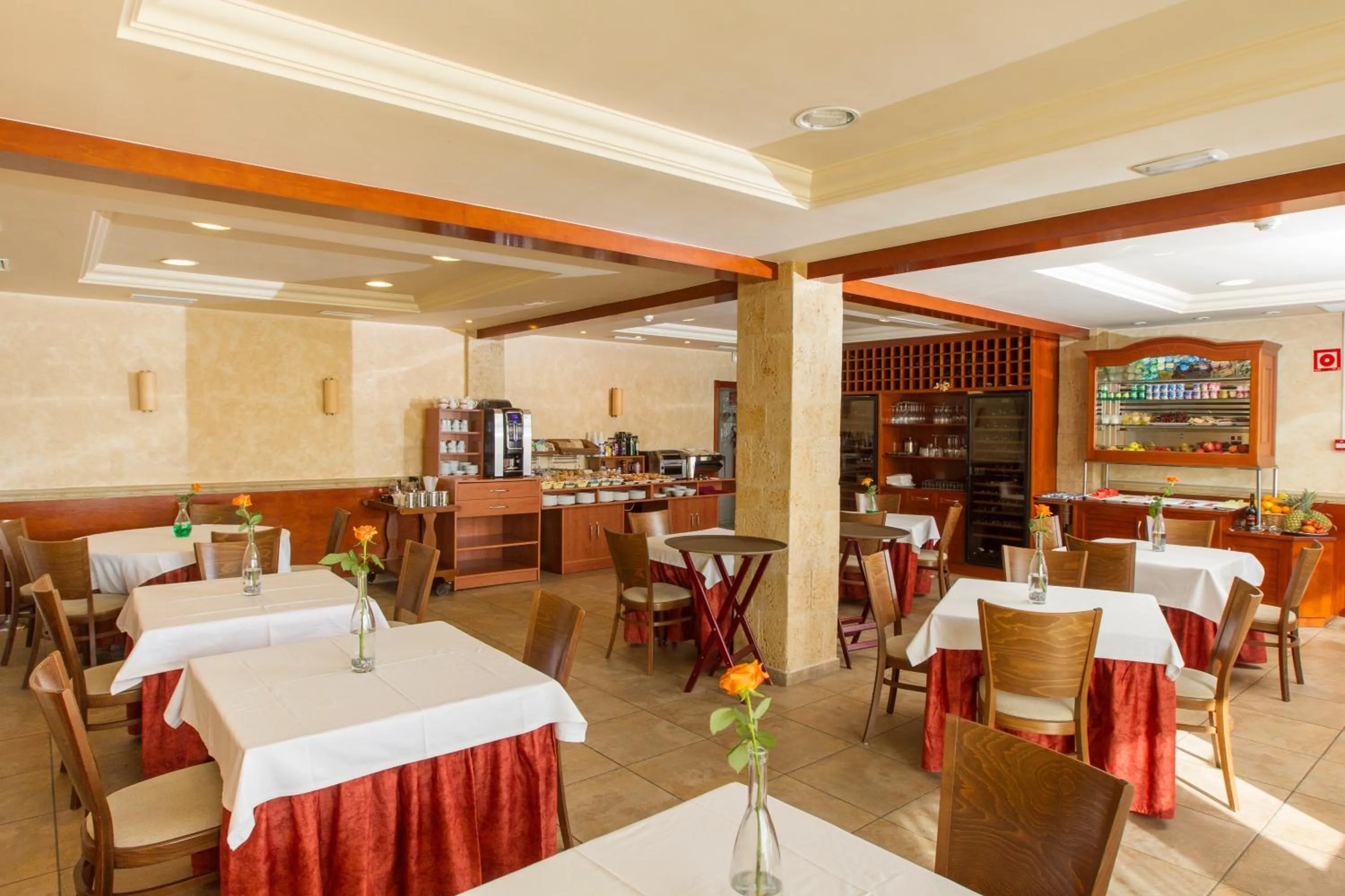 Restaurant/places to eat in Hotel Noguera El Albir