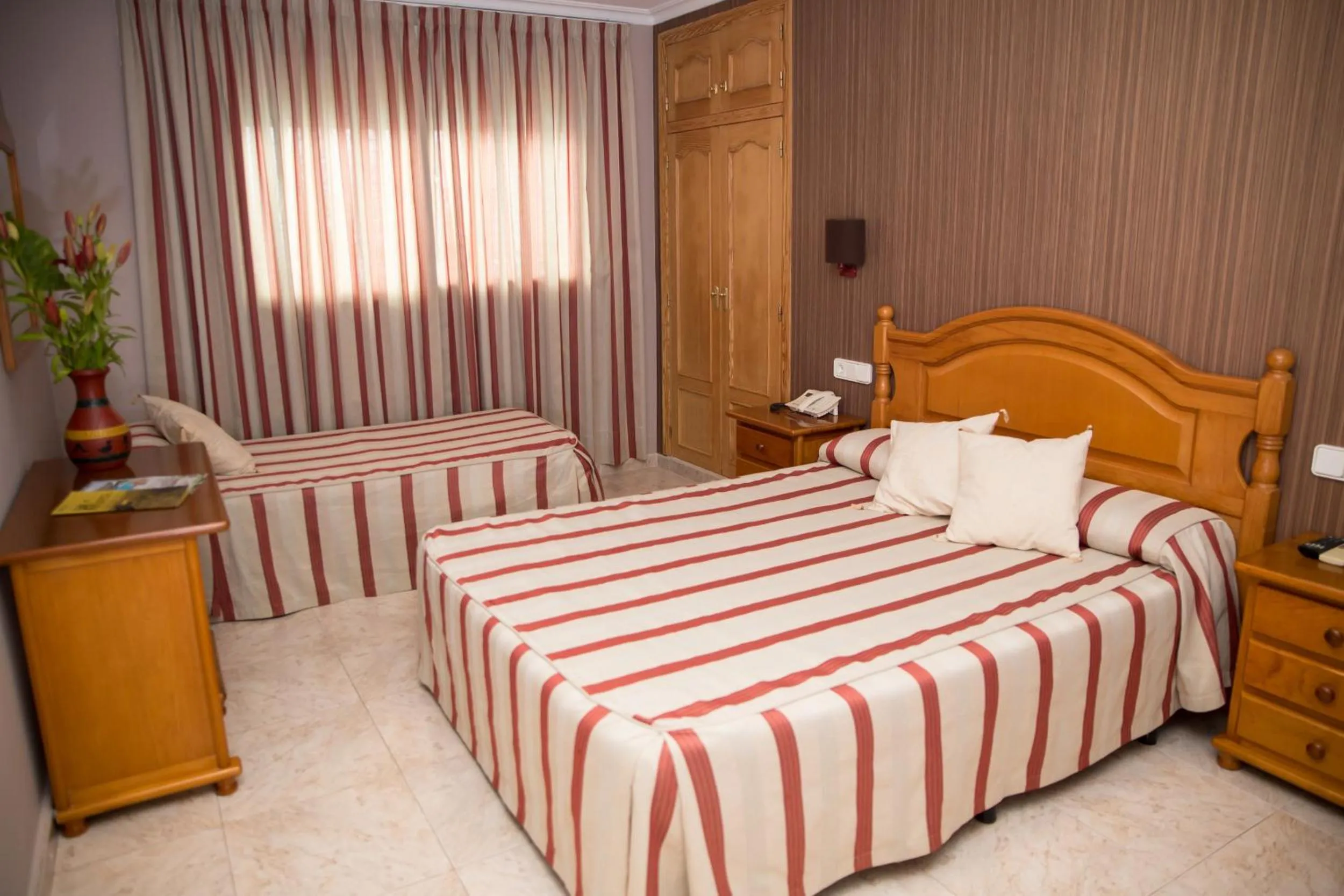Bed in Hotel Noguera El Albir