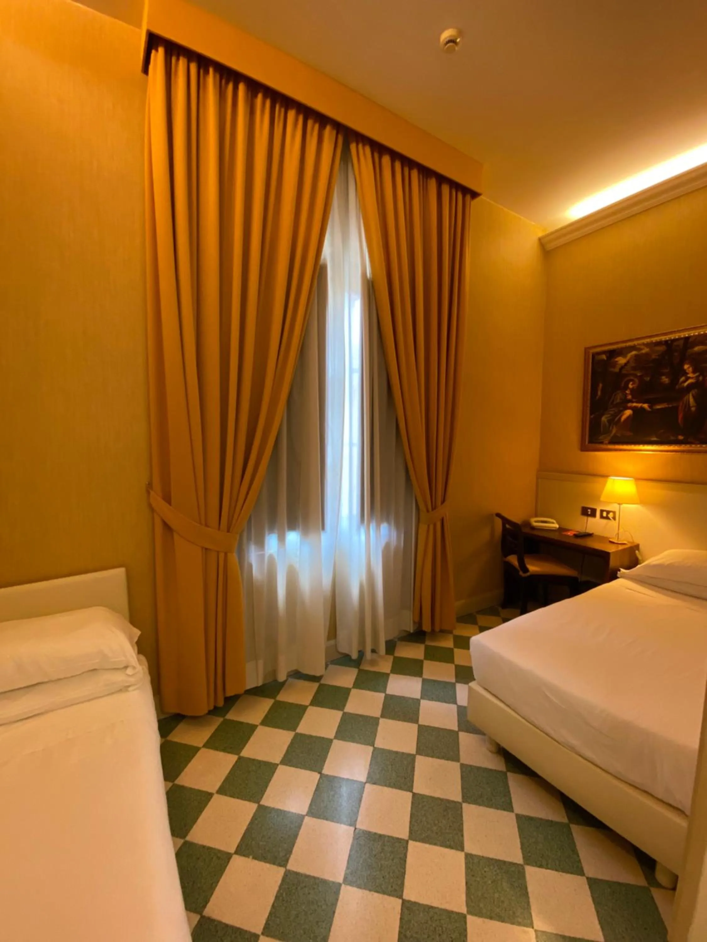 Photo of the whole room, Bed in Basilica Hotel