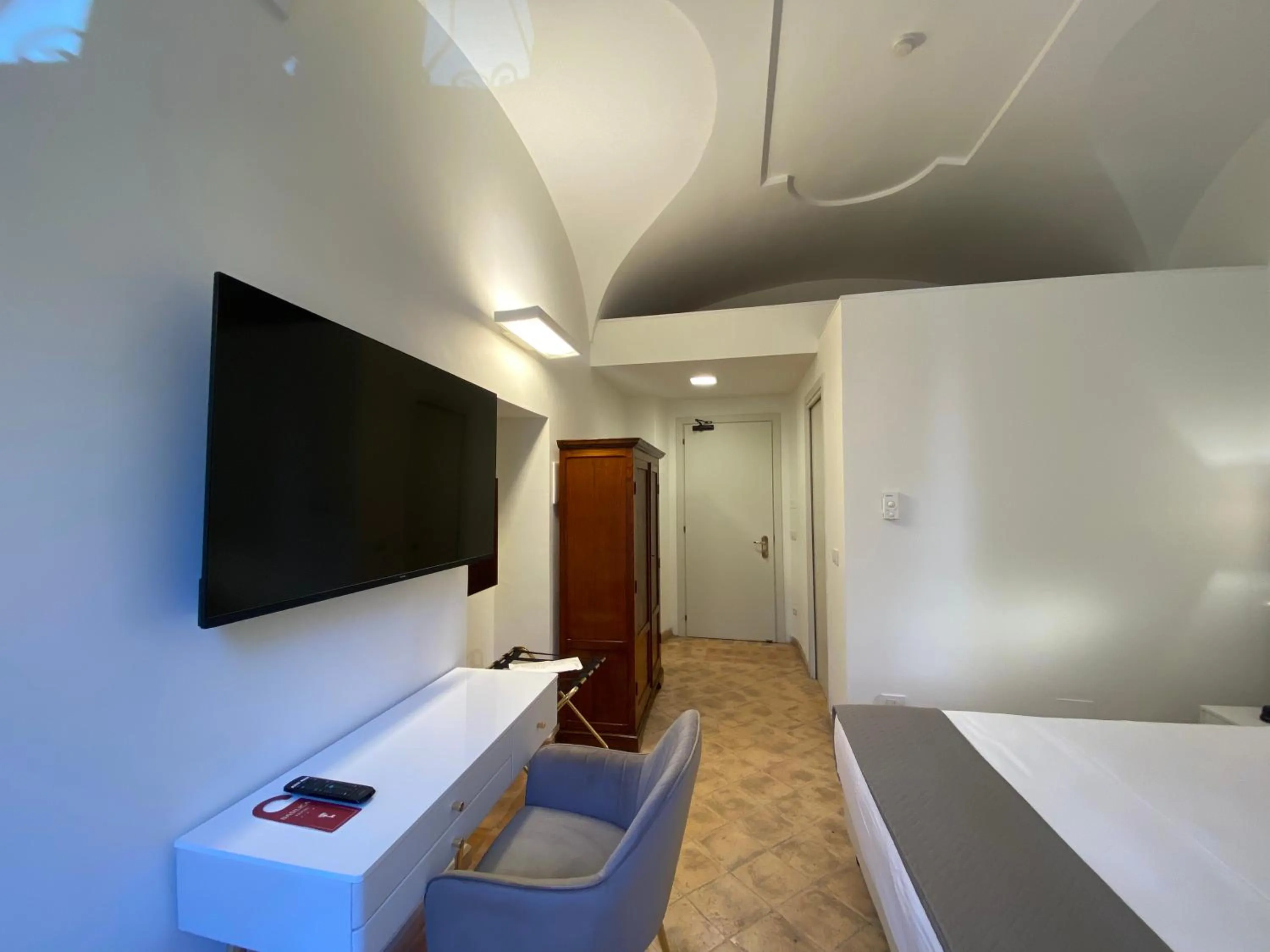 TV and multimedia, Bed in Basilica Hotel