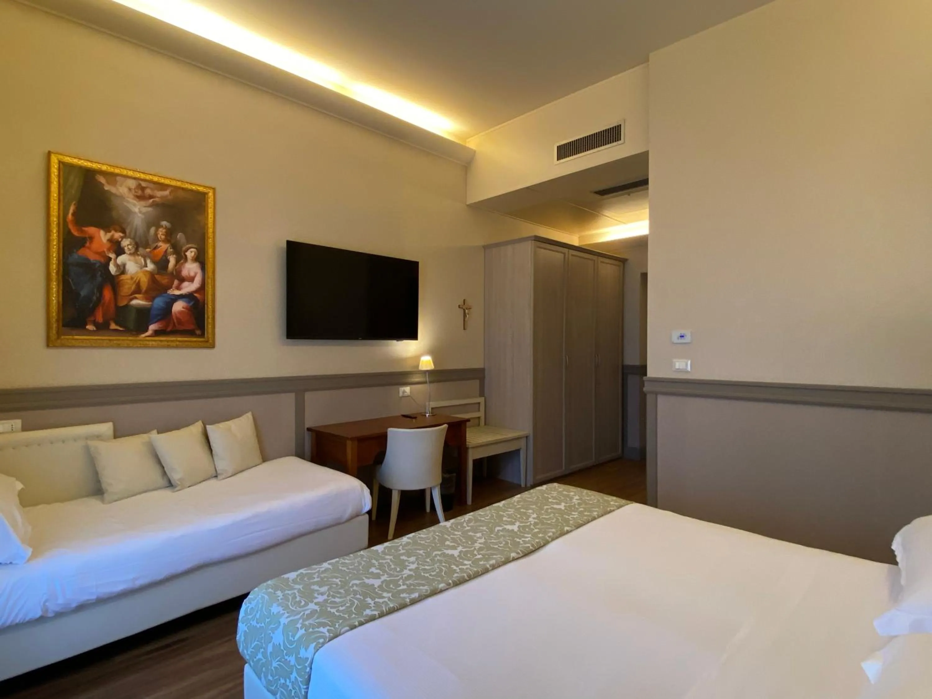 Bed in Basilica Hotel