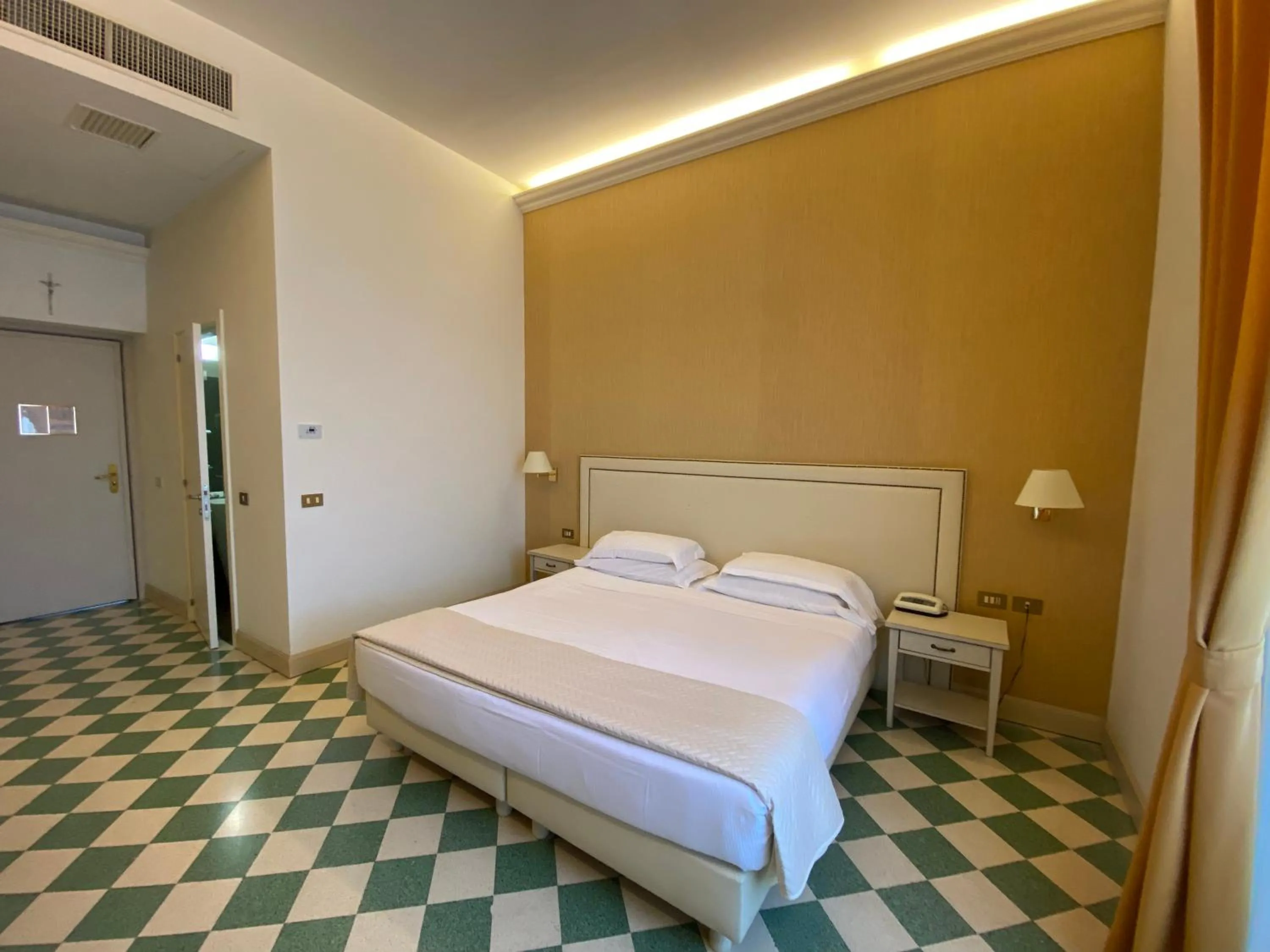 Bed in Basilica Hotel