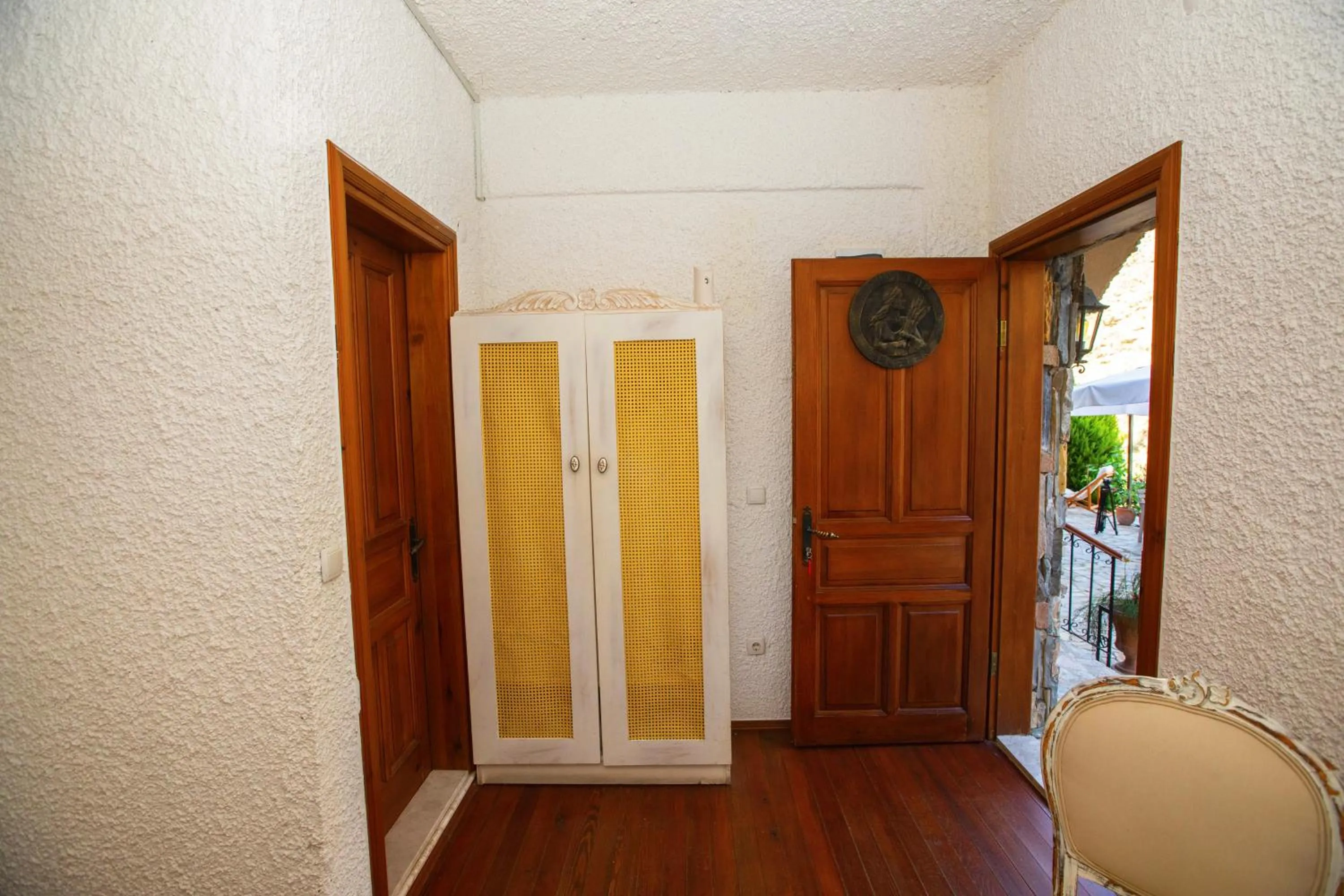 wardrobe in Şirince Klaseas Hotel&Restaurant