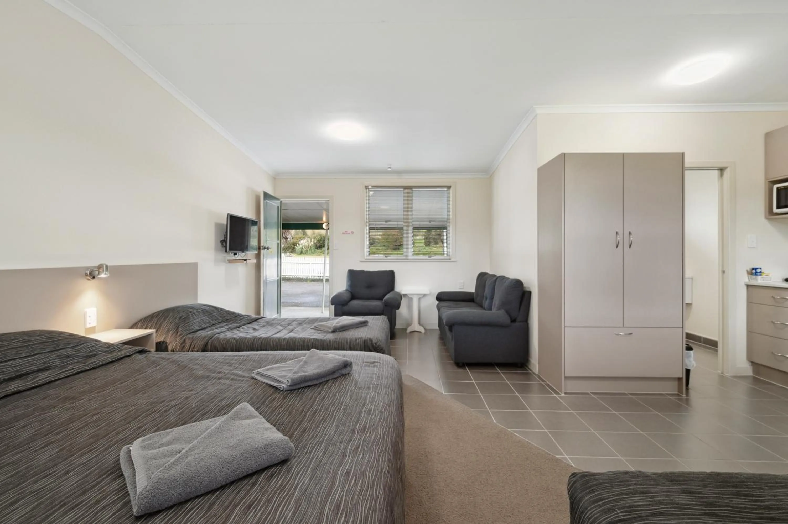 Living room in Mahoe Motel