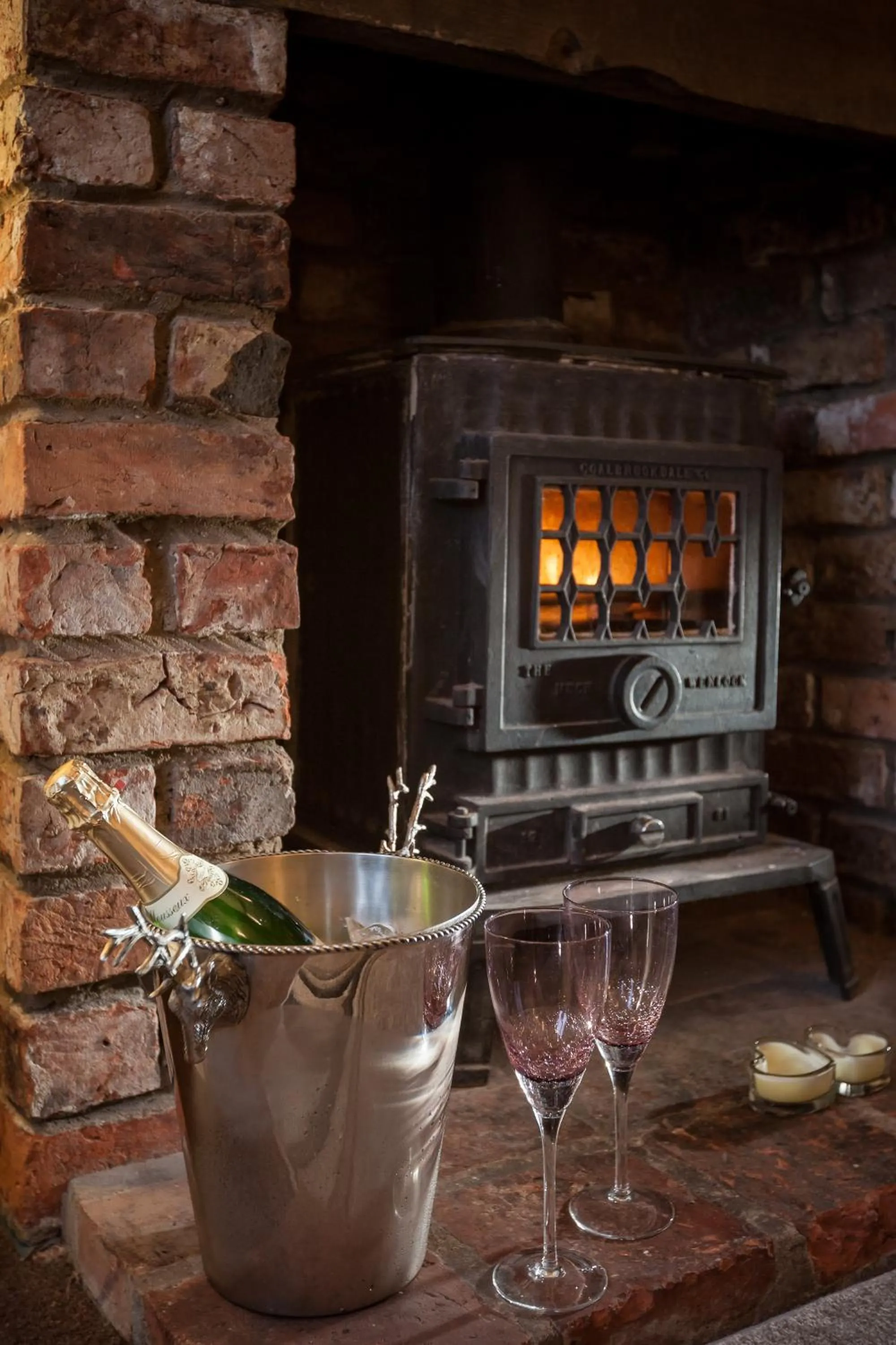 Communal lounge/ TV room in Skipbridge Farm Cottages
