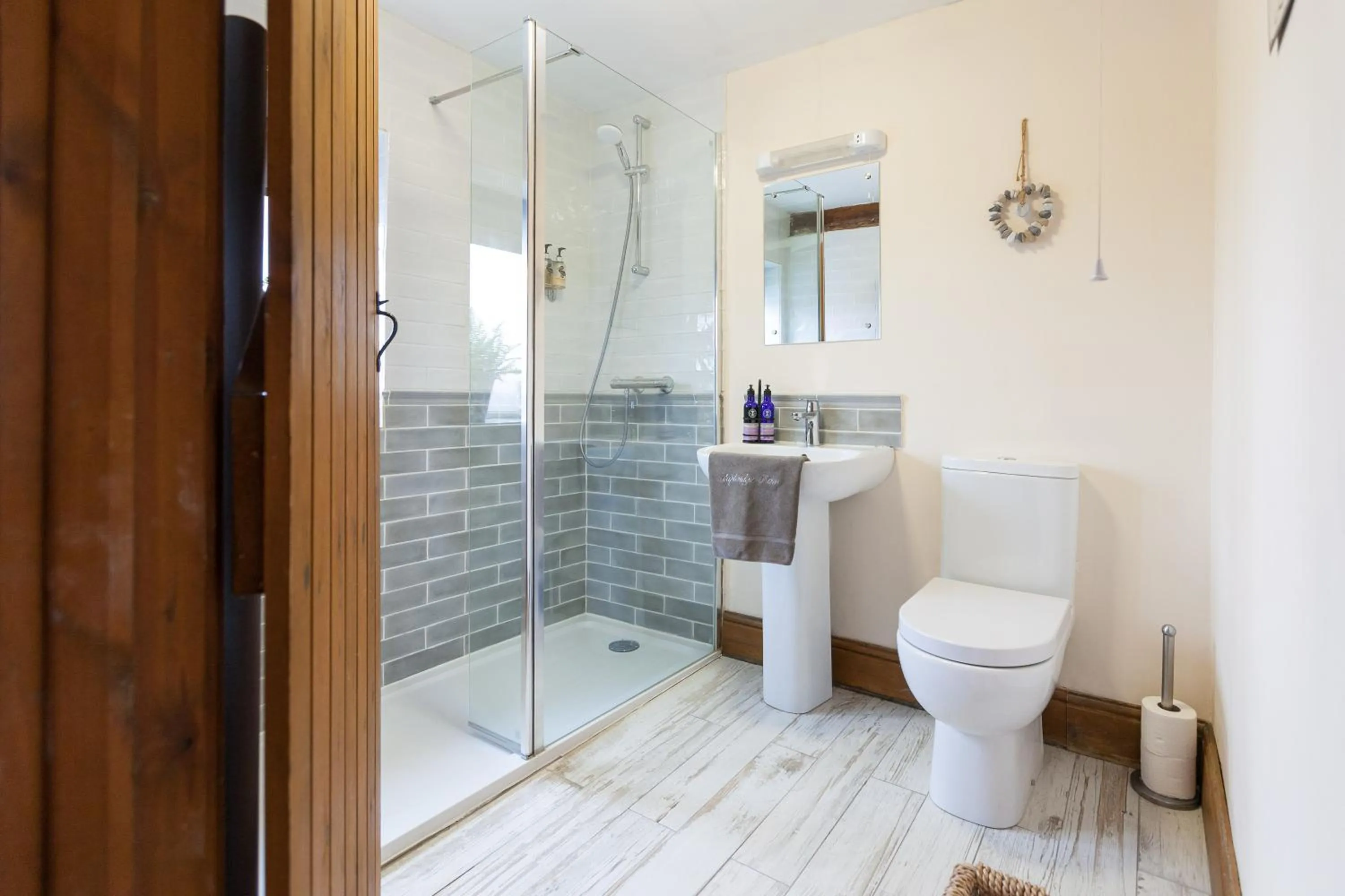 Photo of the whole room in Skipbridge Farm Cottages