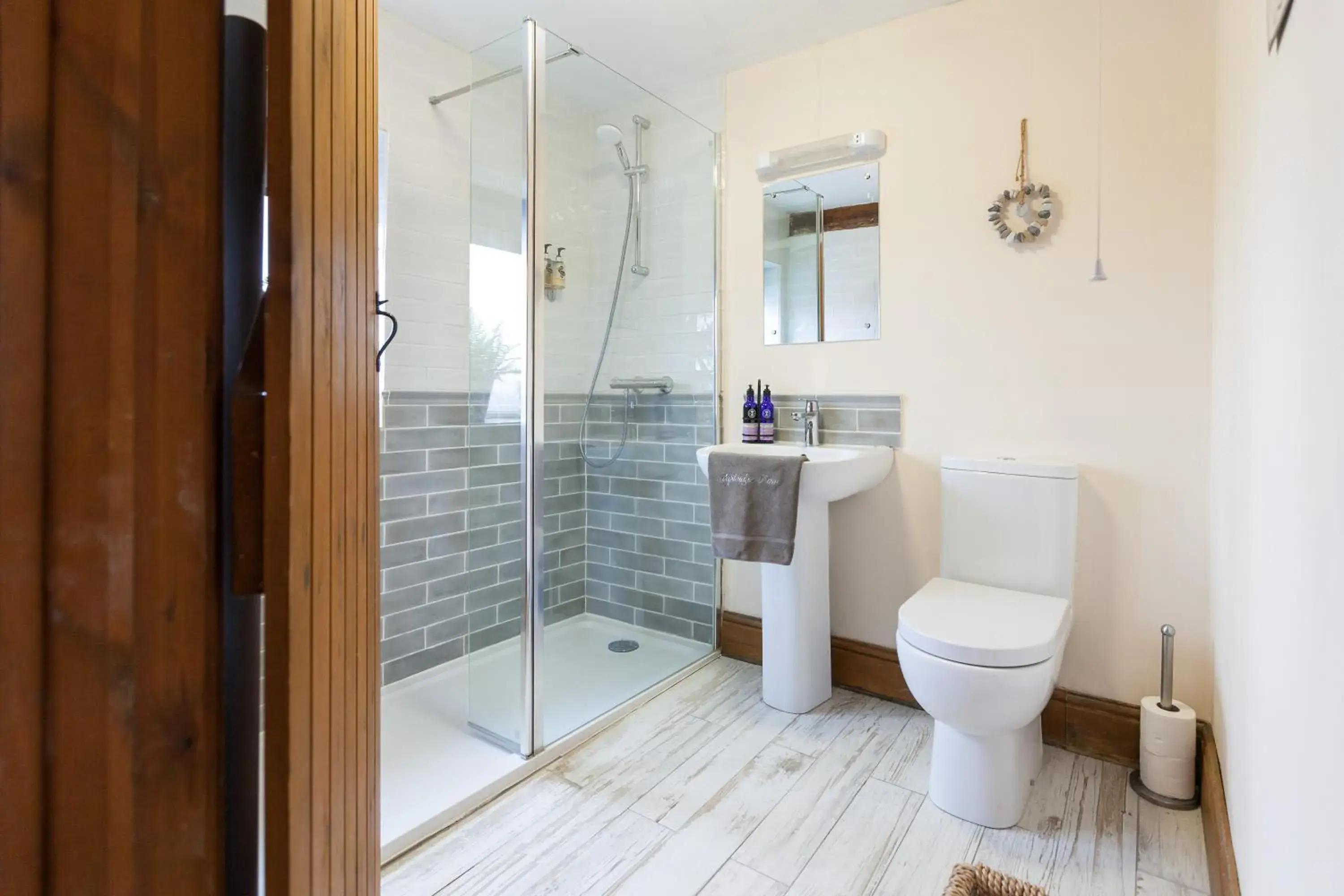 Photo of the whole room in Skipbridge Farm Cottages Photo of the whole room in Skipbridge Farm Cottages