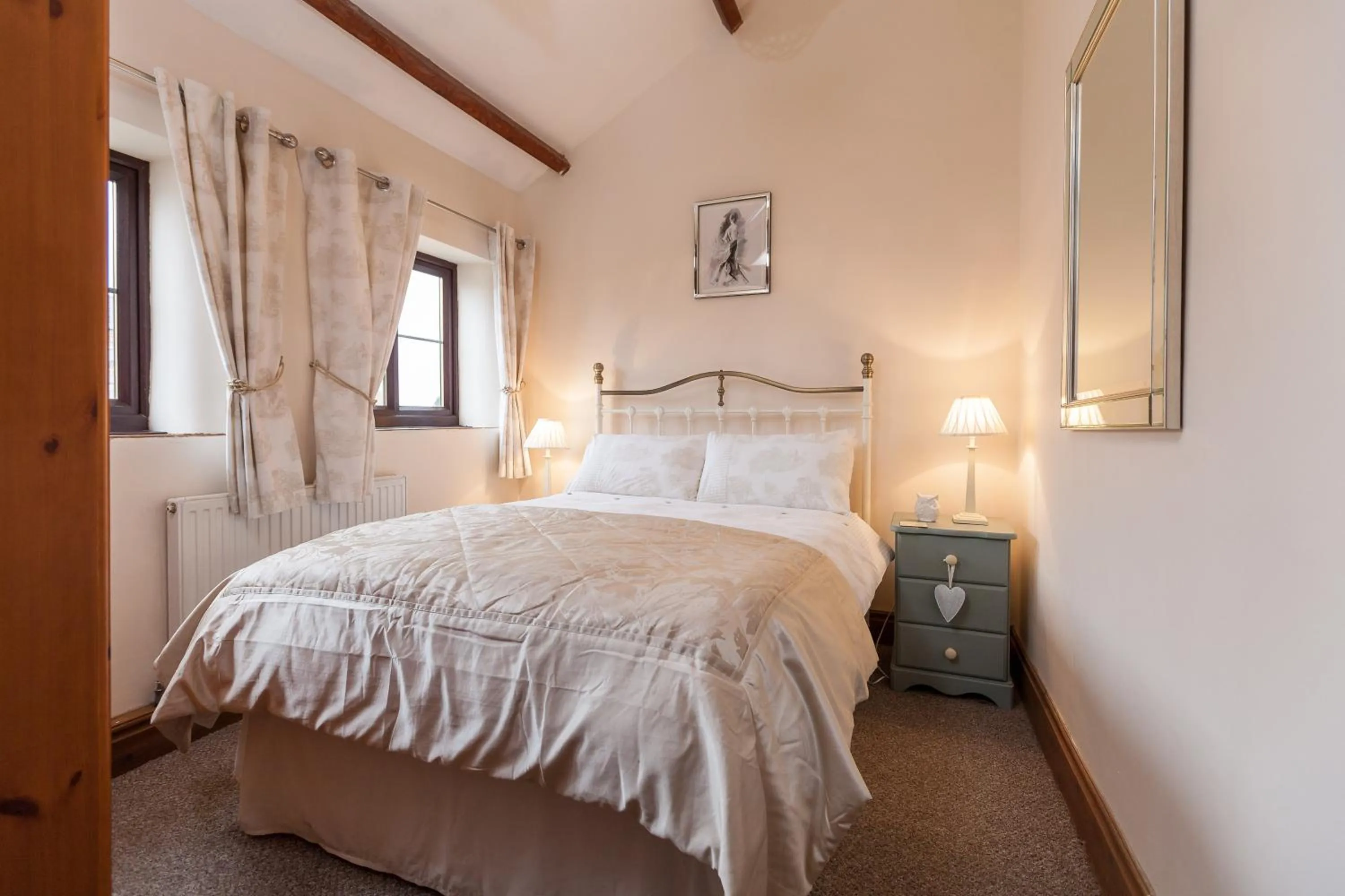 Photo of the whole room, Bed in Skipbridge Farm Cottages