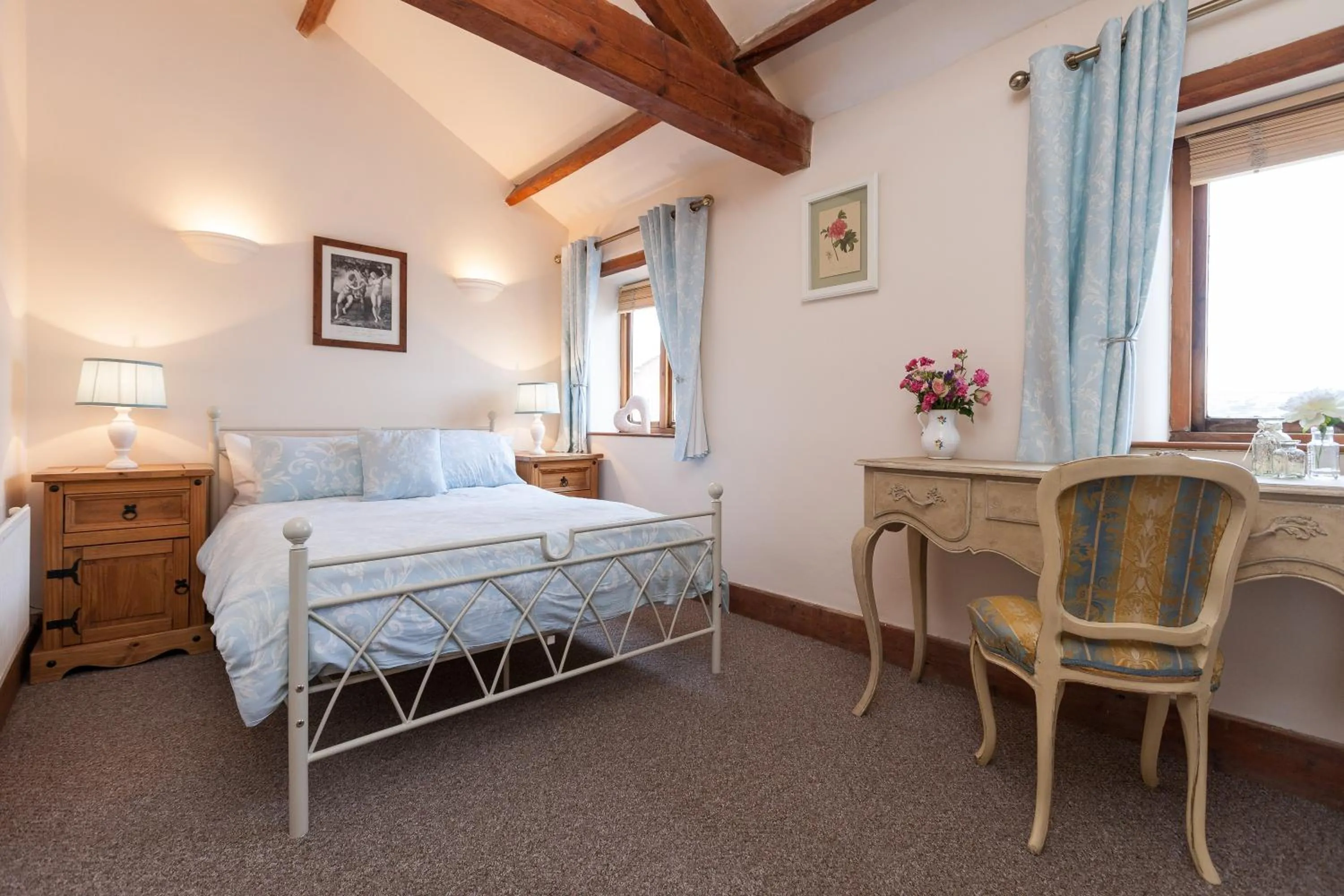 Photo of the whole room, Bed in Skipbridge Farm Cottages