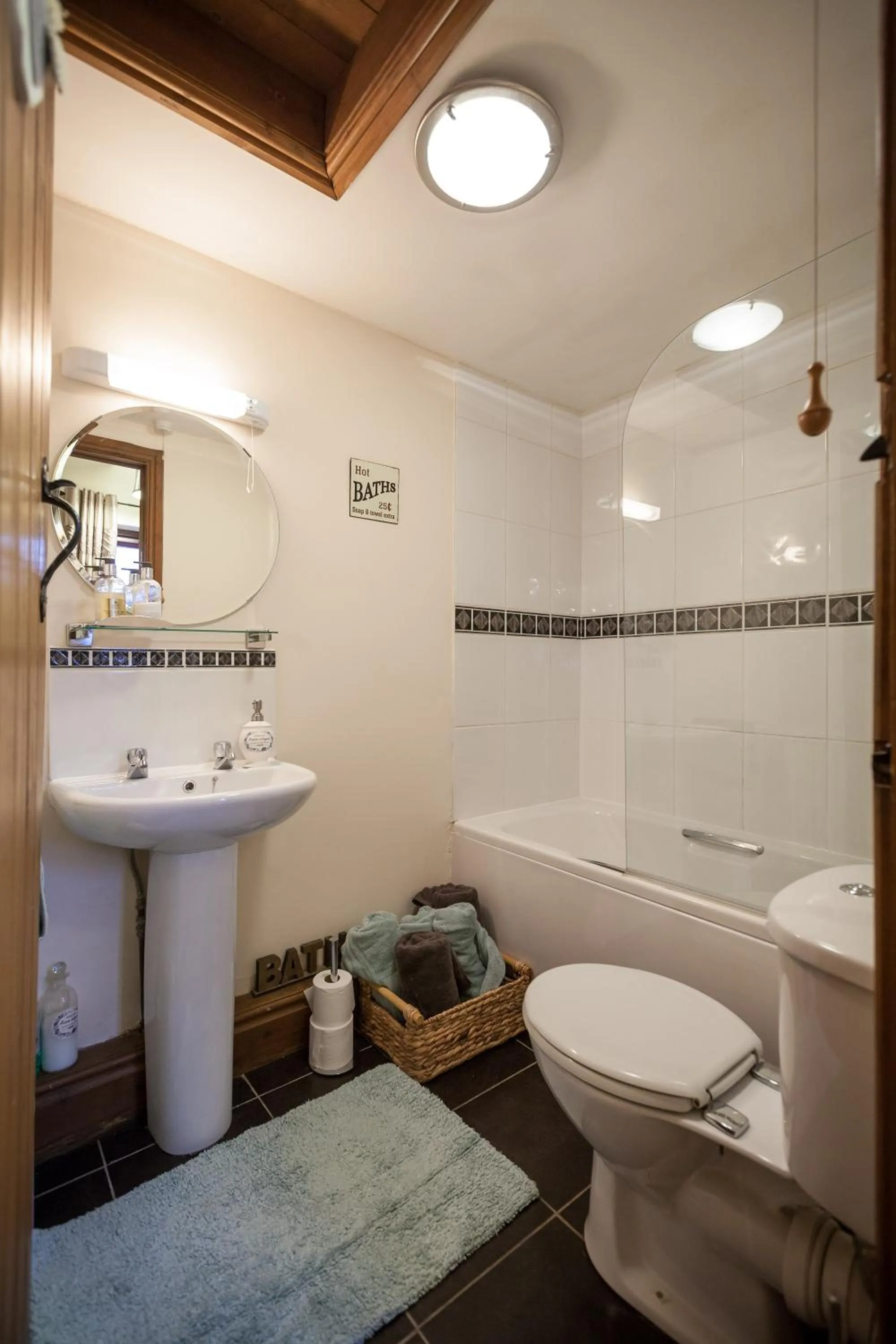 Property building in Skipbridge Farm Cottages